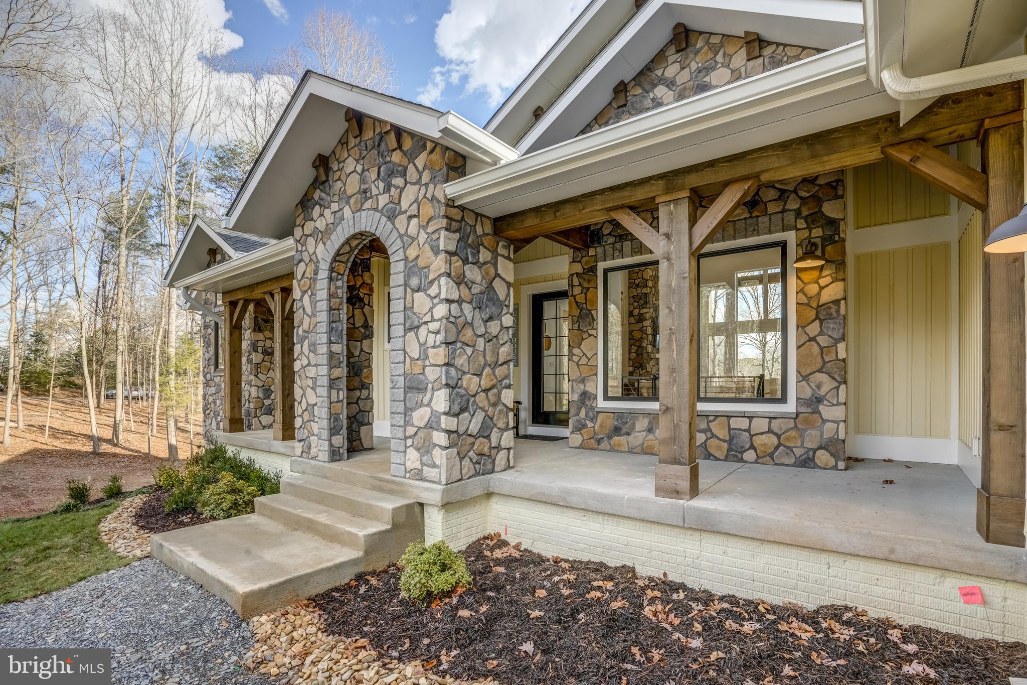 MITCHELL POINT - Residential