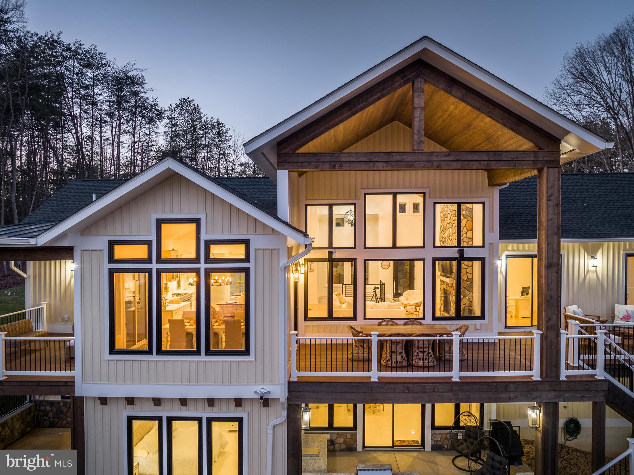 MITCHELL POINT - Residential