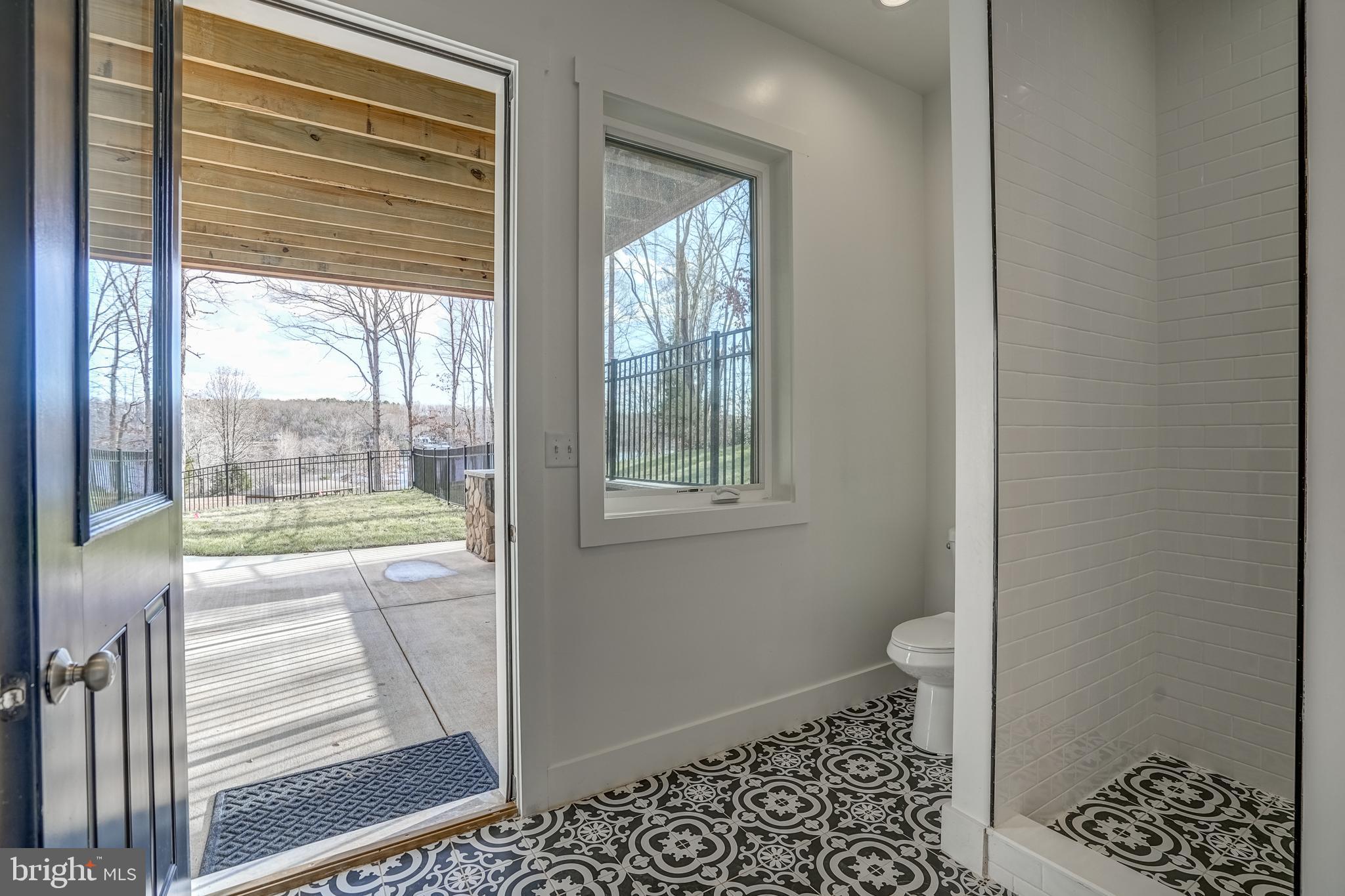 MITCHELL POINT - Residential