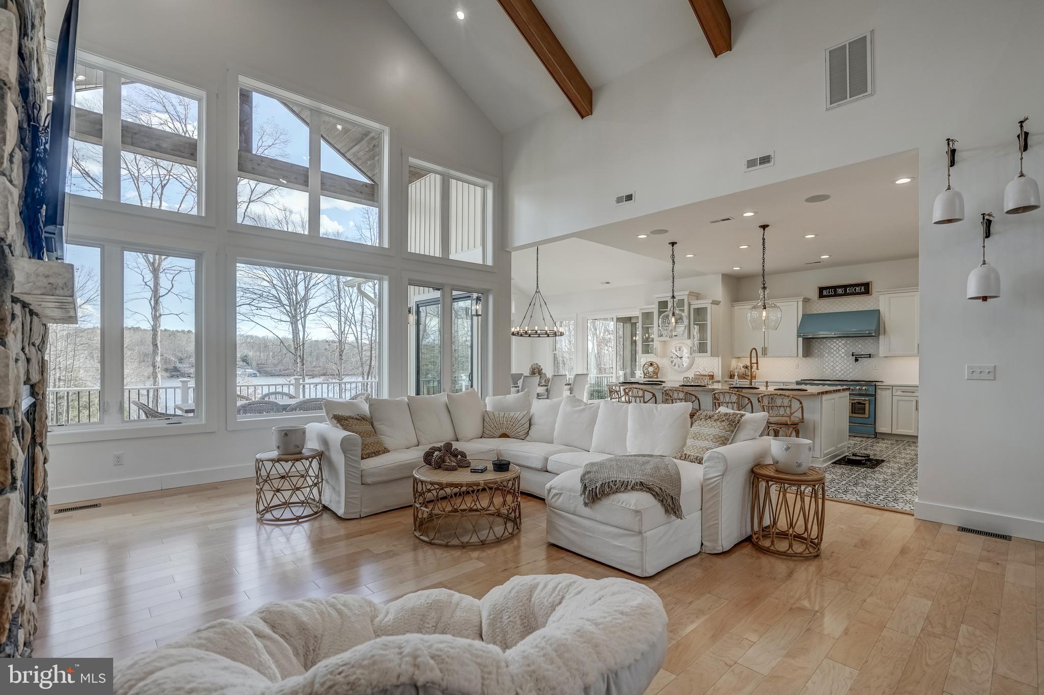 MITCHELL POINT - Residential