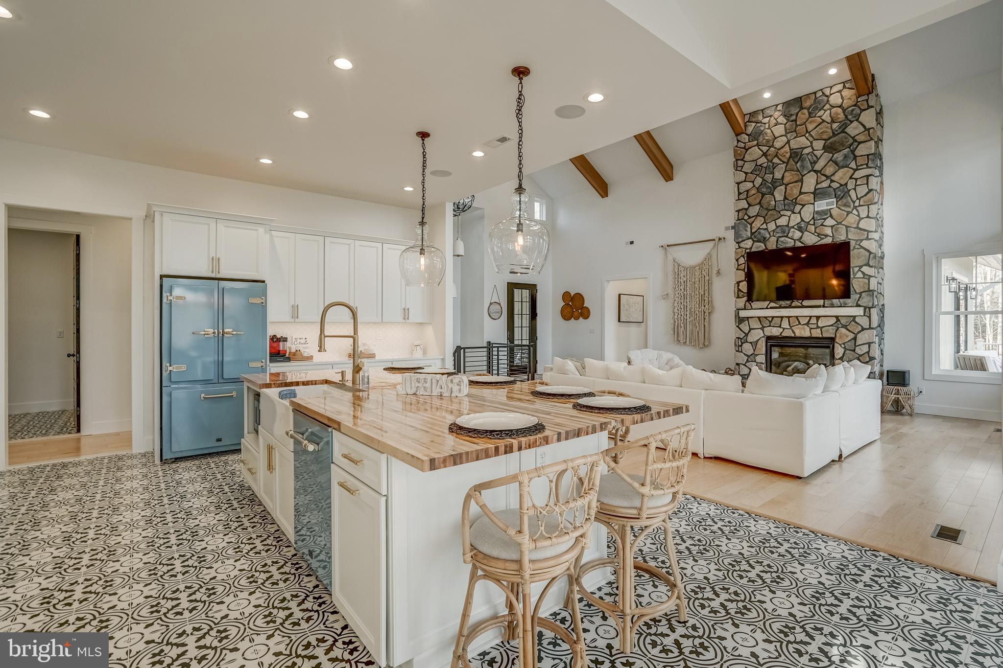 MITCHELL POINT - Residential