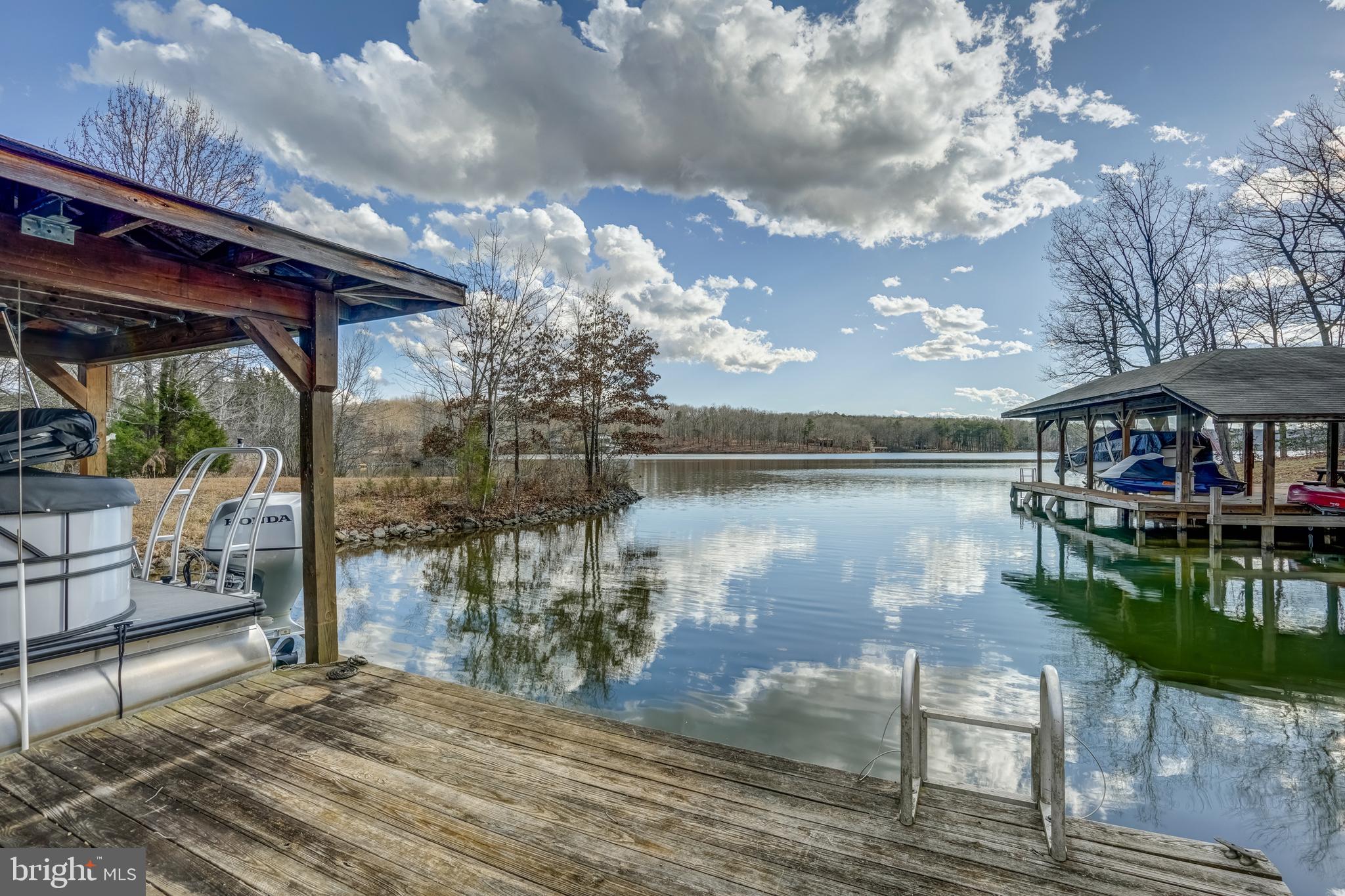 MITCHELL POINT - Residential