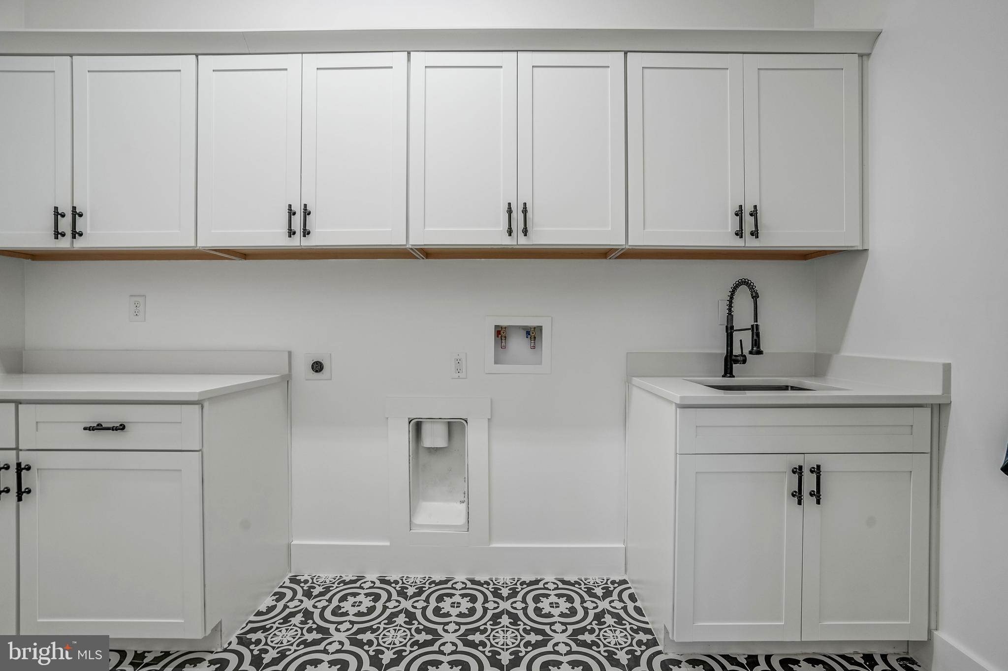 MITCHELL POINT - Residential