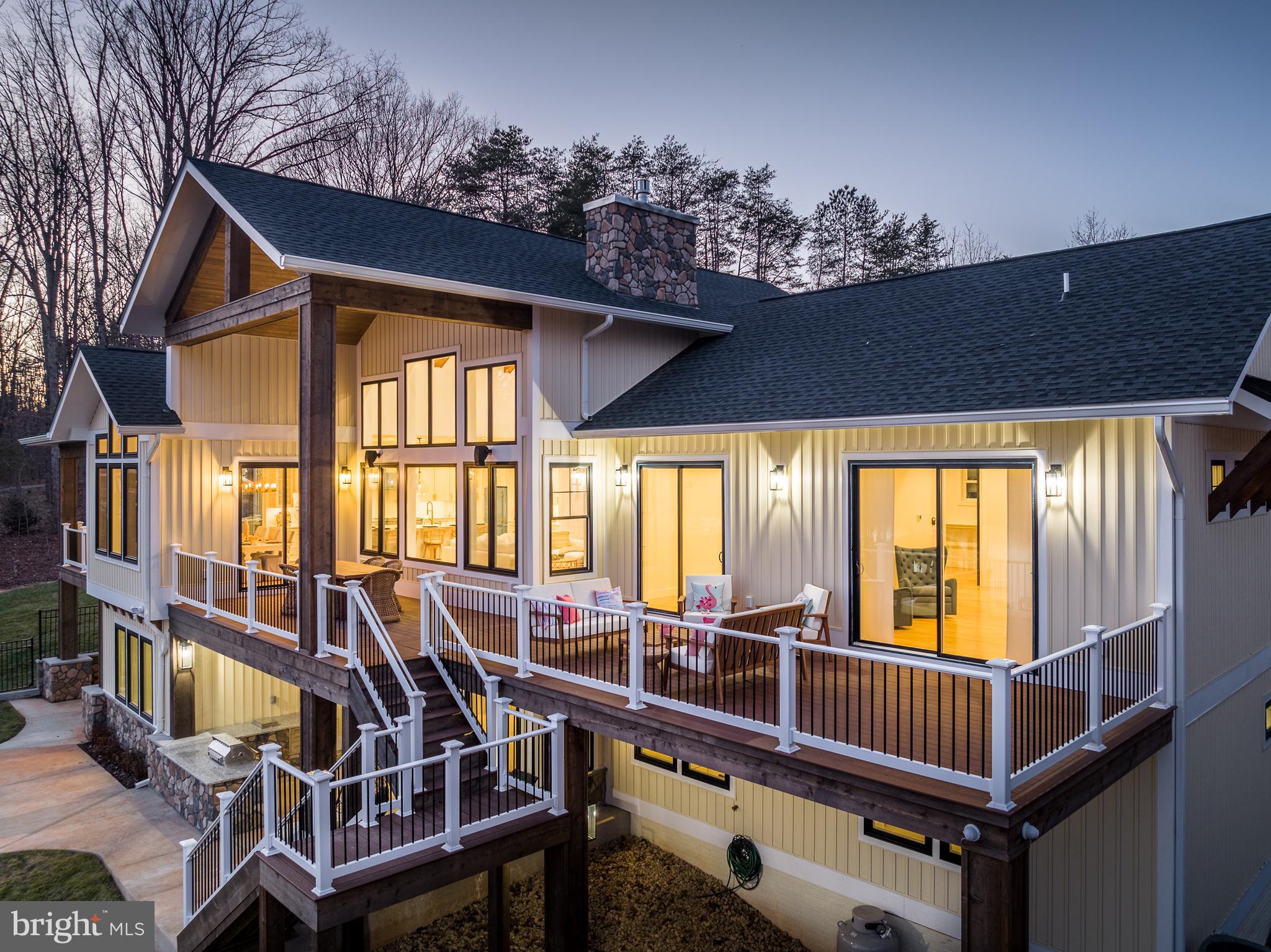 MITCHELL POINT - Residential