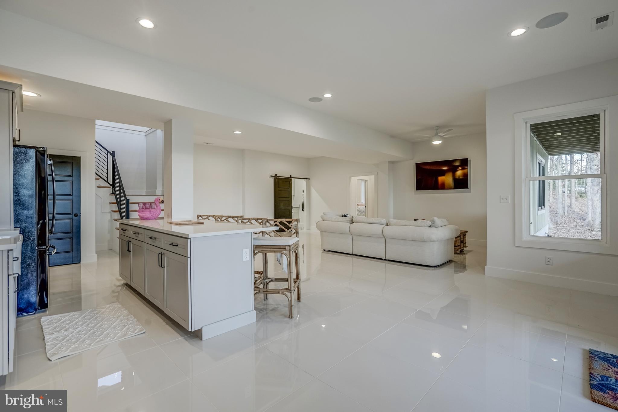 MITCHELL POINT - Residential