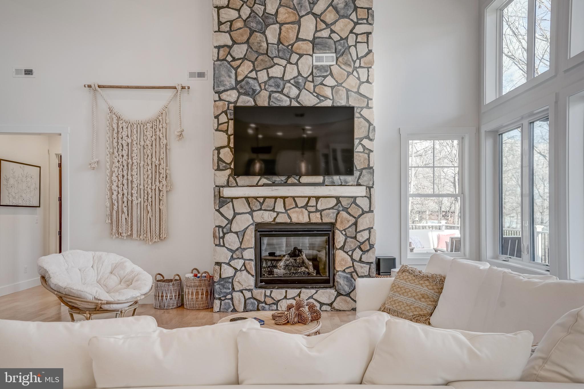 MITCHELL POINT - Residential