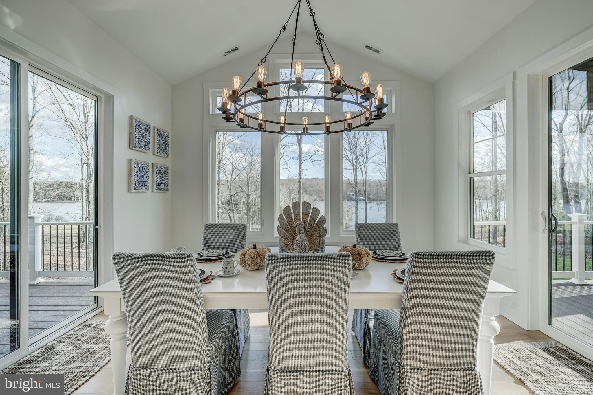 MITCHELL POINT - Residential