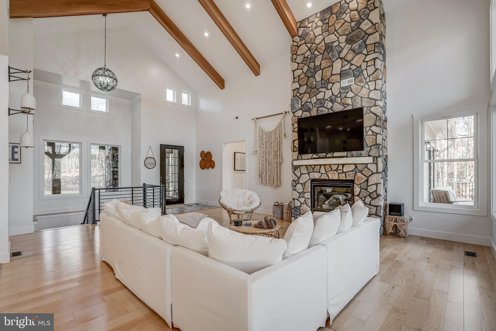 MITCHELL POINT - Residential