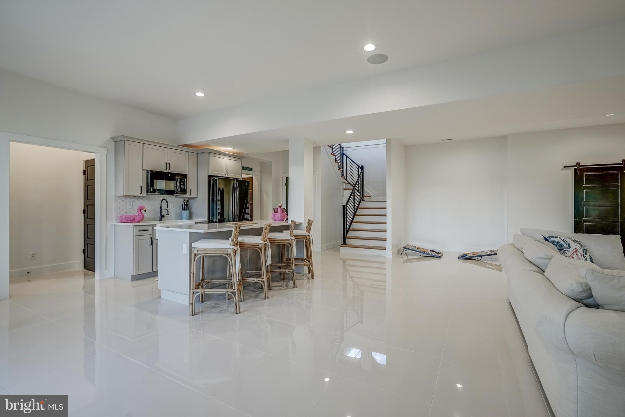 MITCHELL POINT - Residential