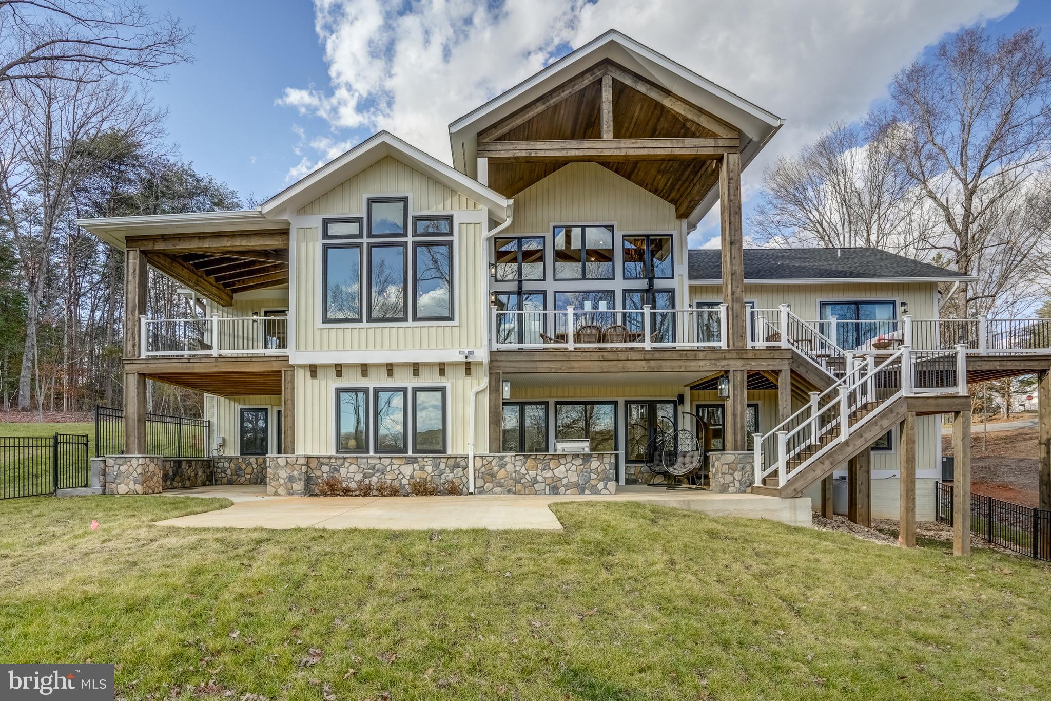 MITCHELL POINT - Residential