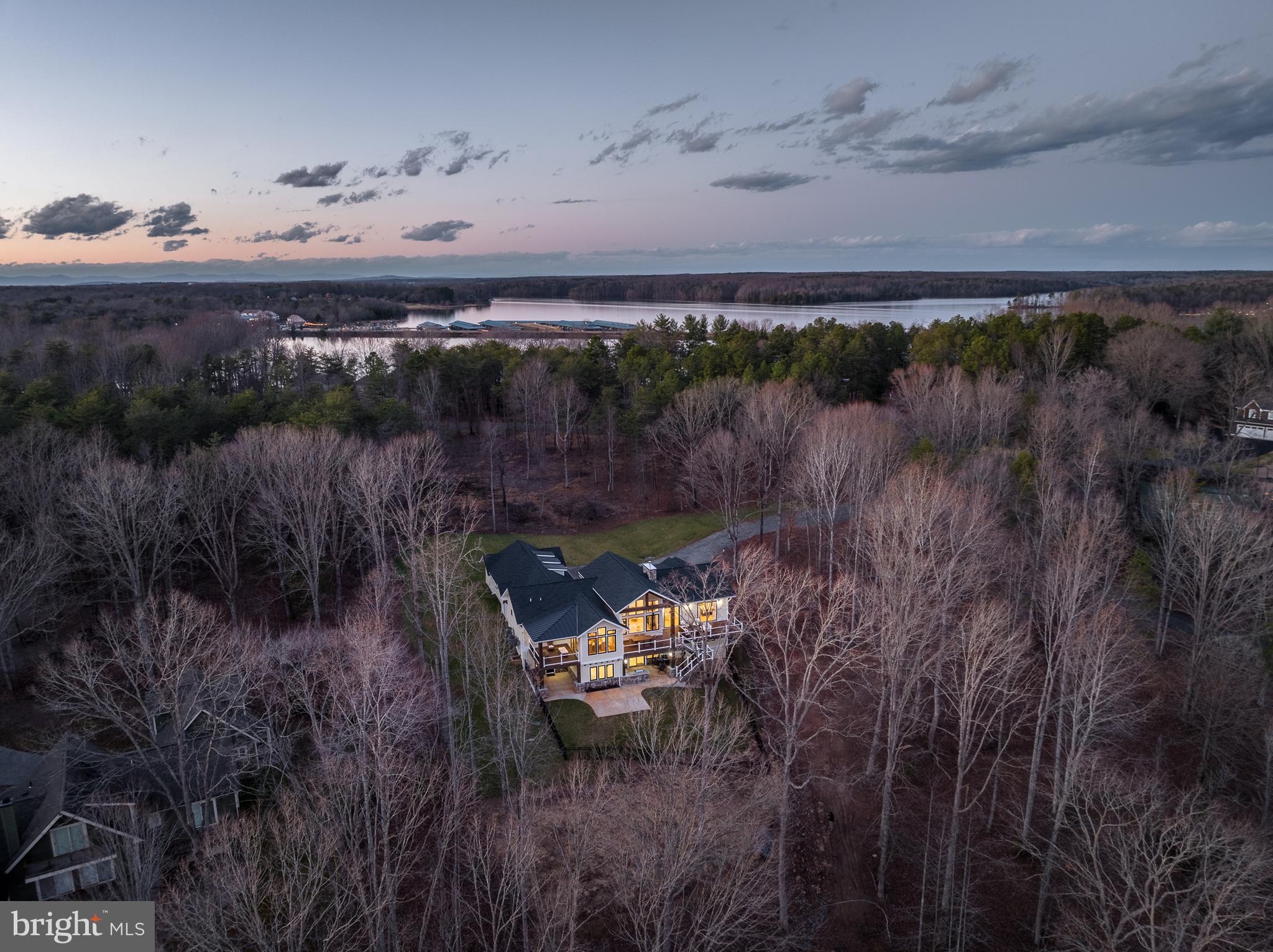 MITCHELL POINT - Residential