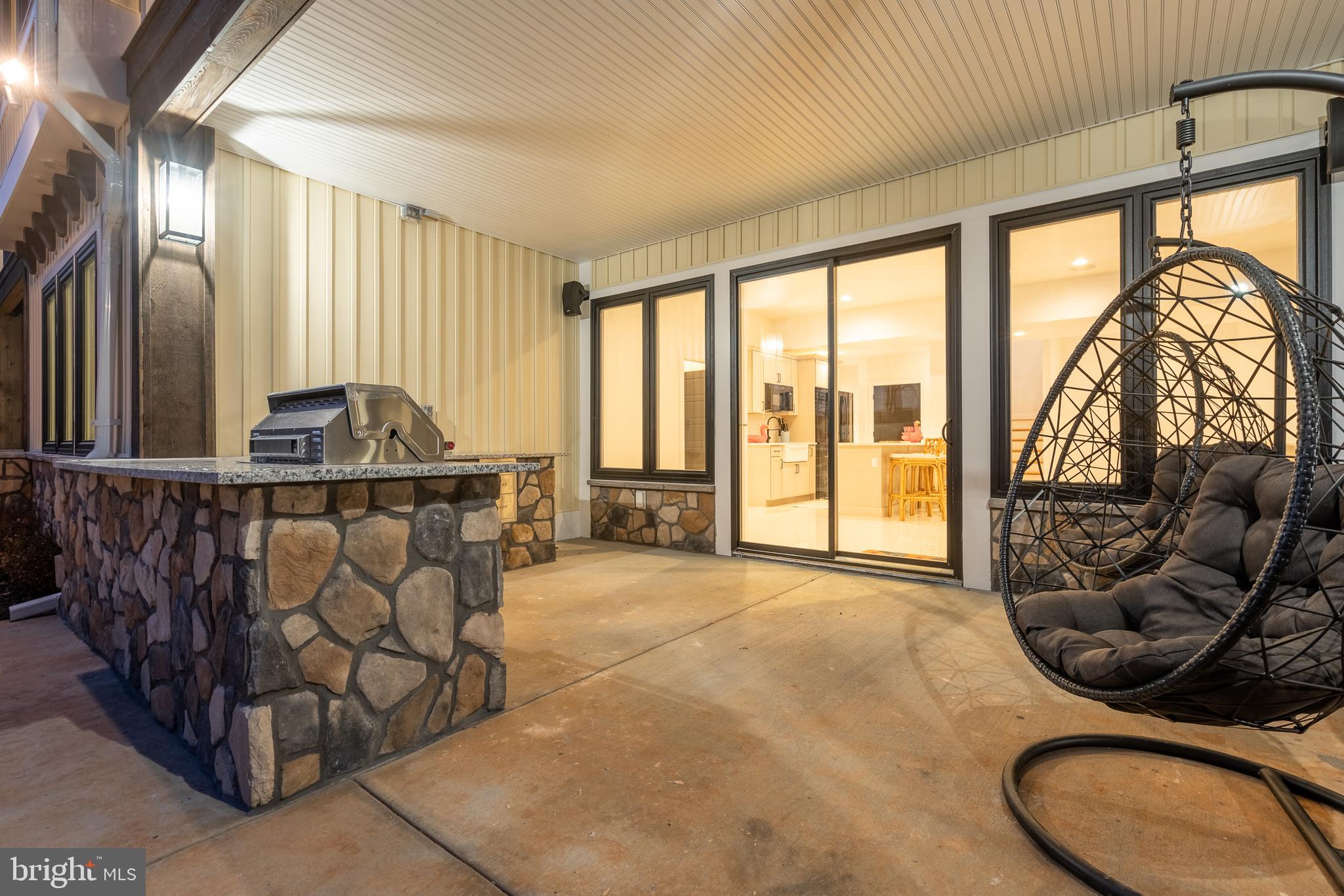 MITCHELL POINT - Residential