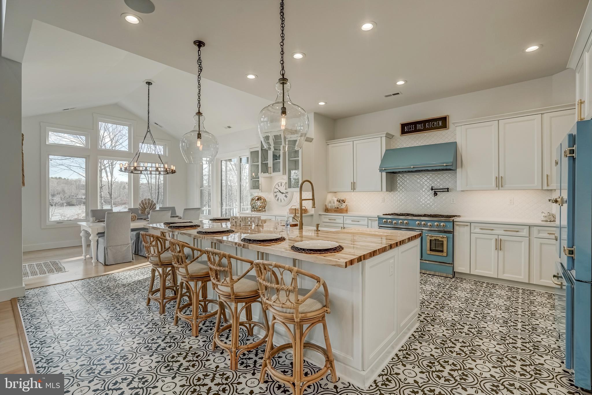 MITCHELL POINT - Residential