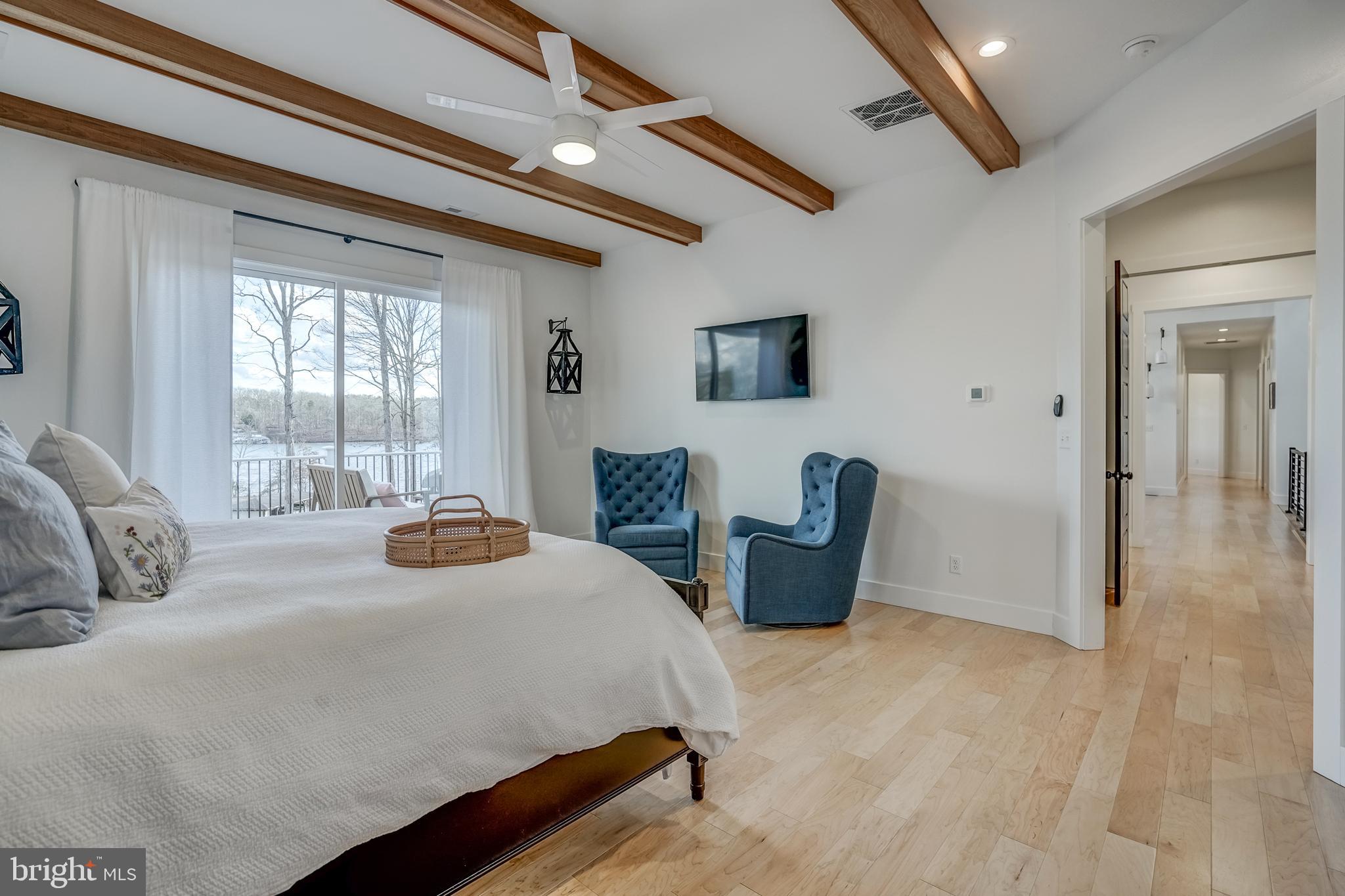 MITCHELL POINT - Residential