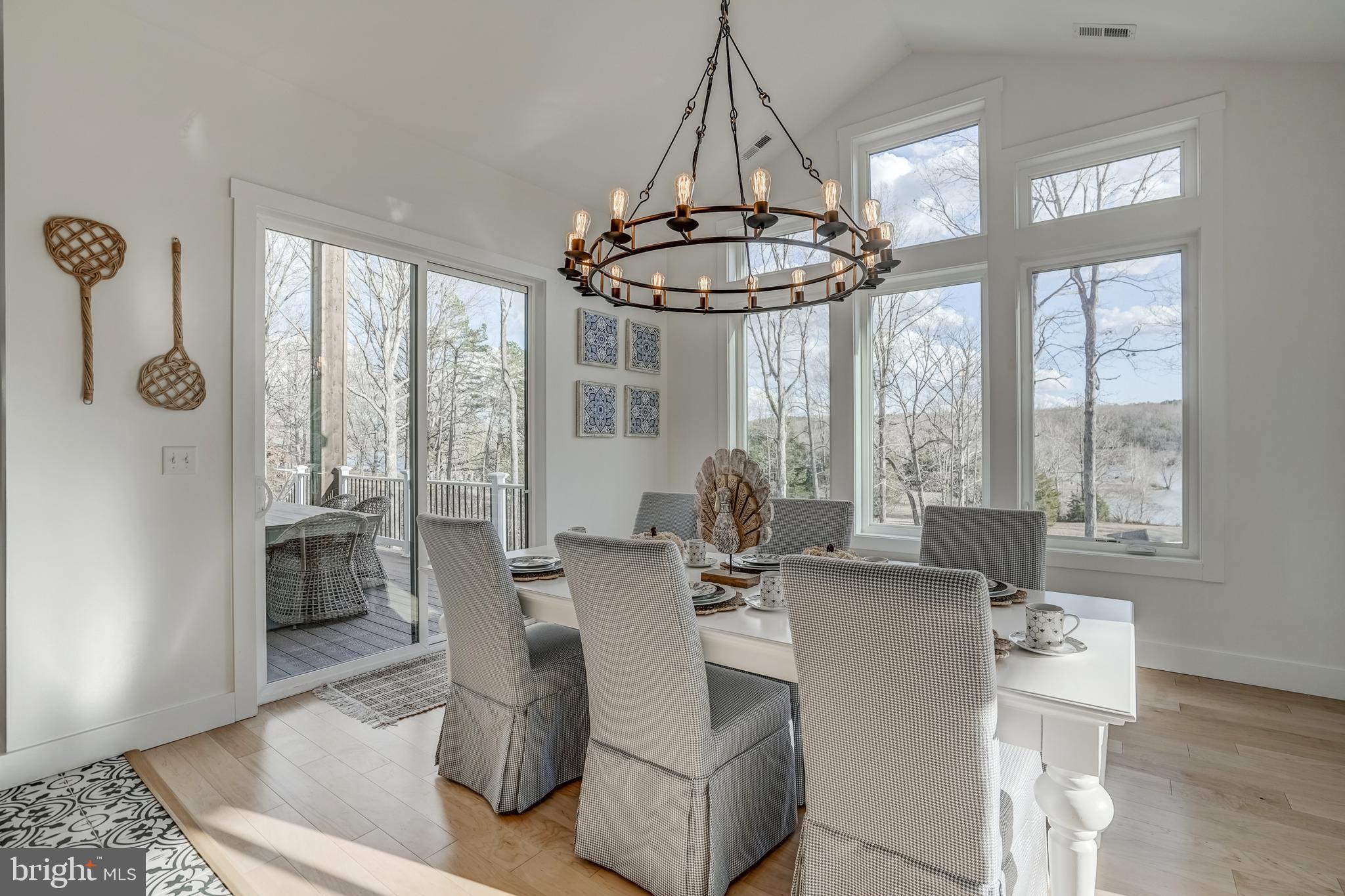 MITCHELL POINT - Residential