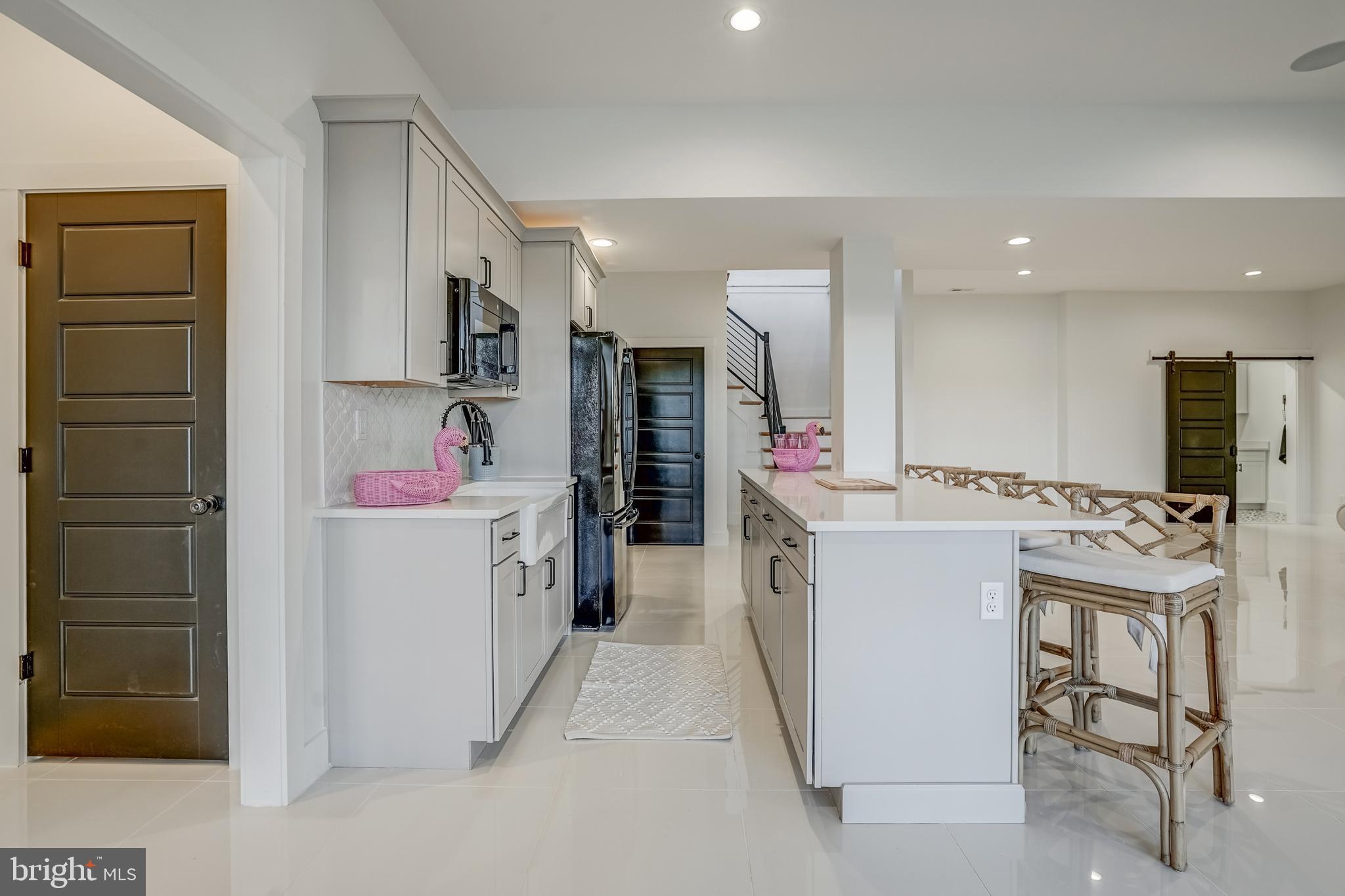 MITCHELL POINT - Residential