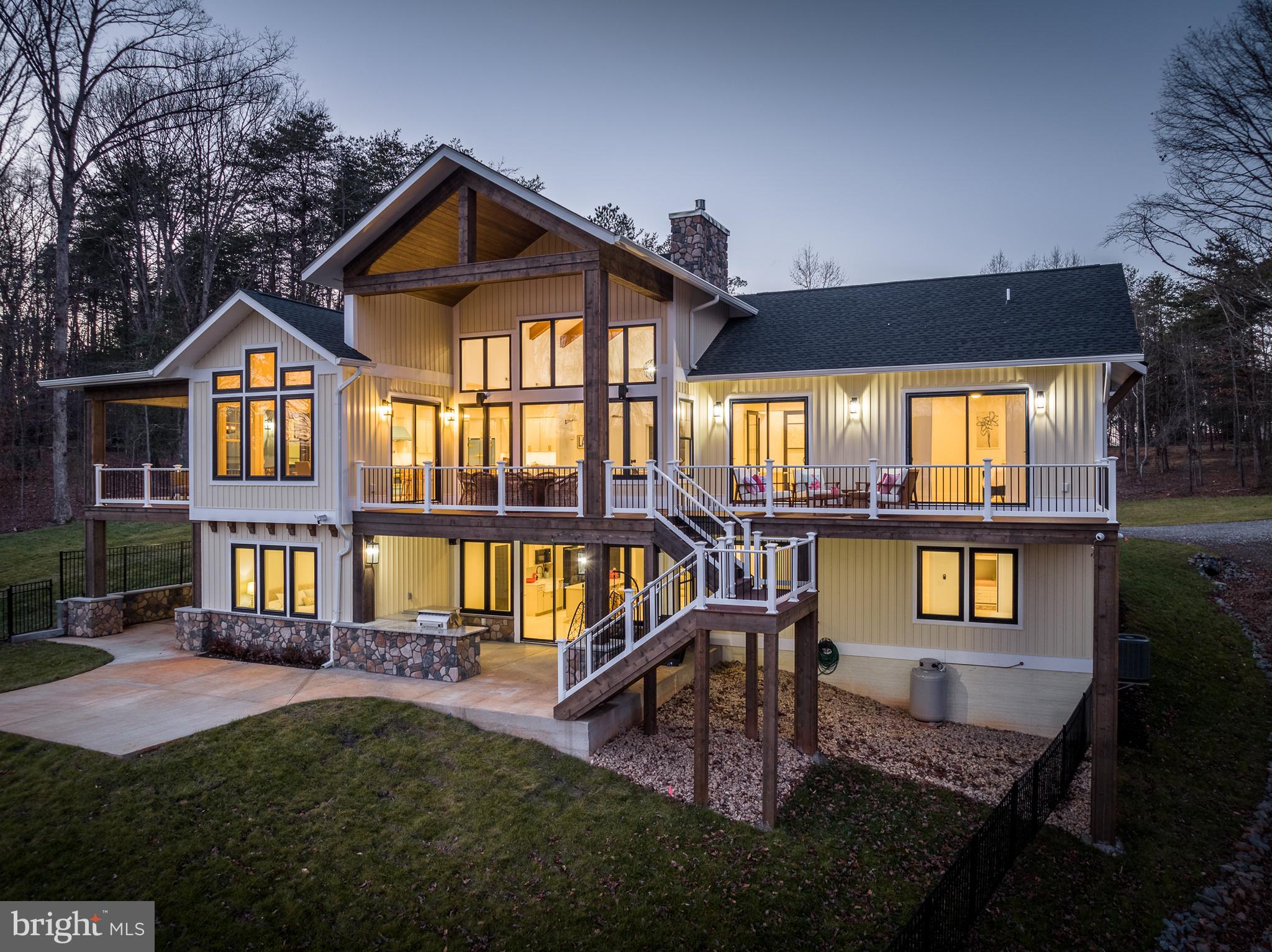 MITCHELL POINT - Residential