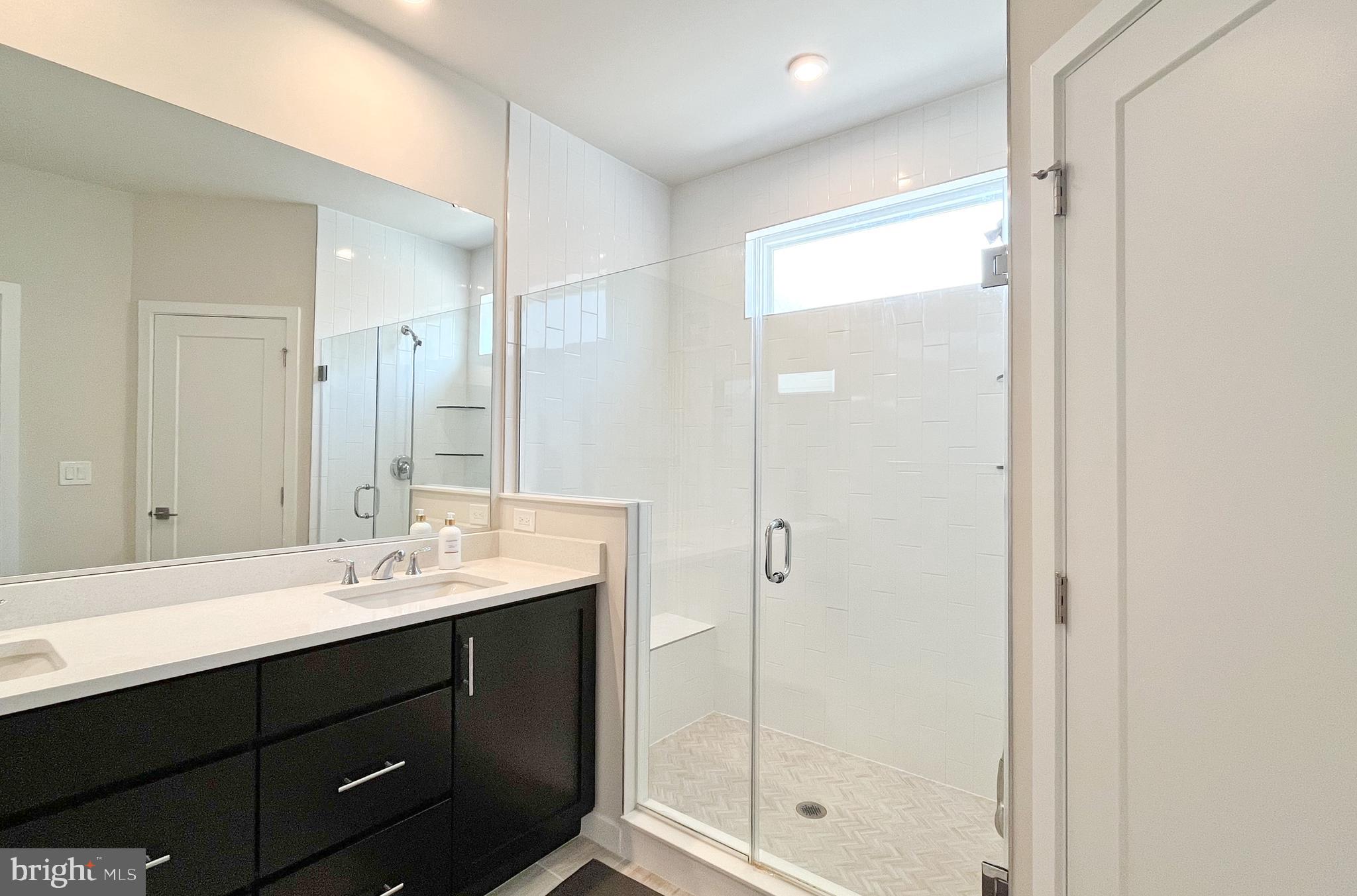 COMMONWEALTH PLACE AT WESTFIELDS - Residential Lease