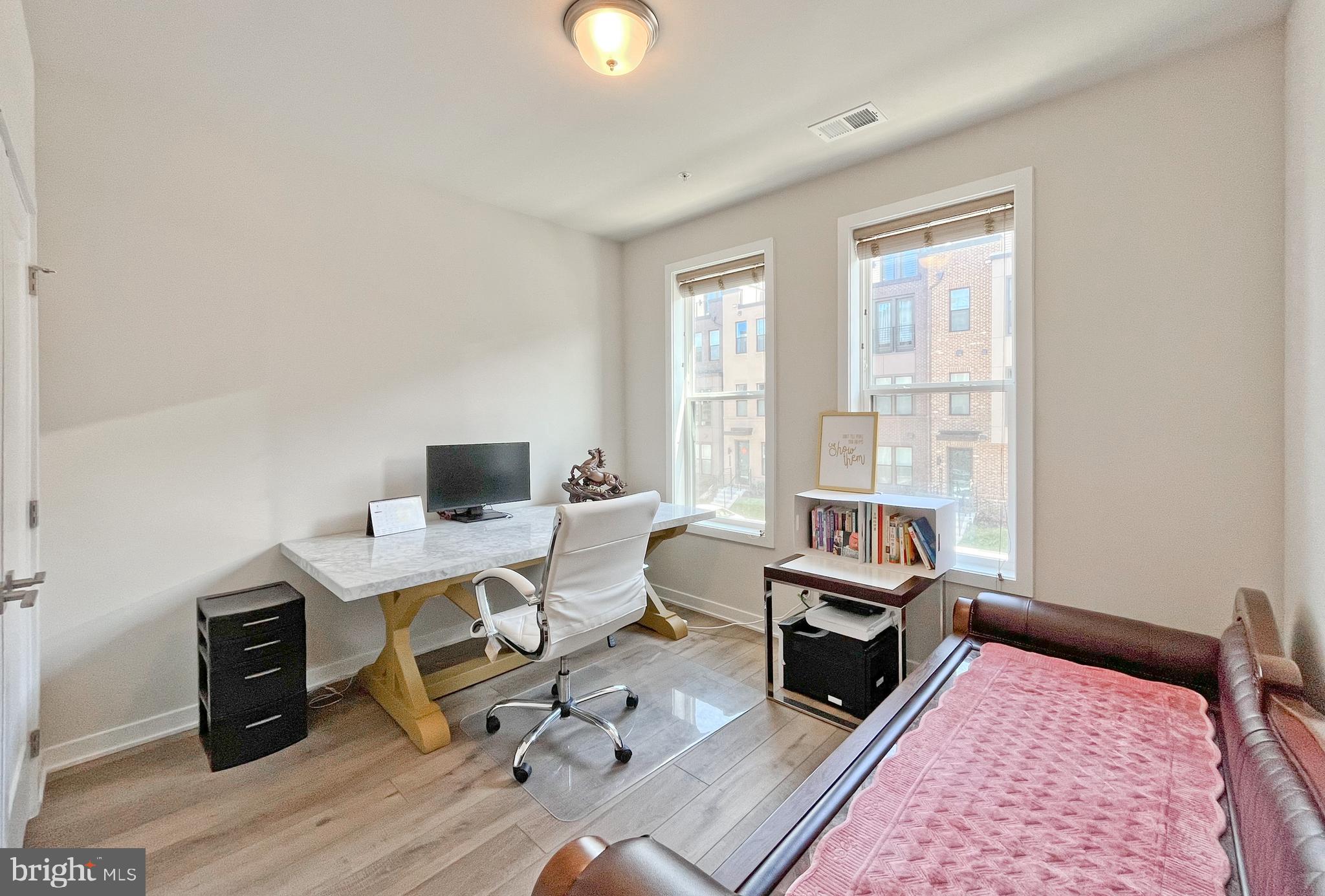 COMMONWEALTH PLACE AT WESTFIELDS - Residential Lease