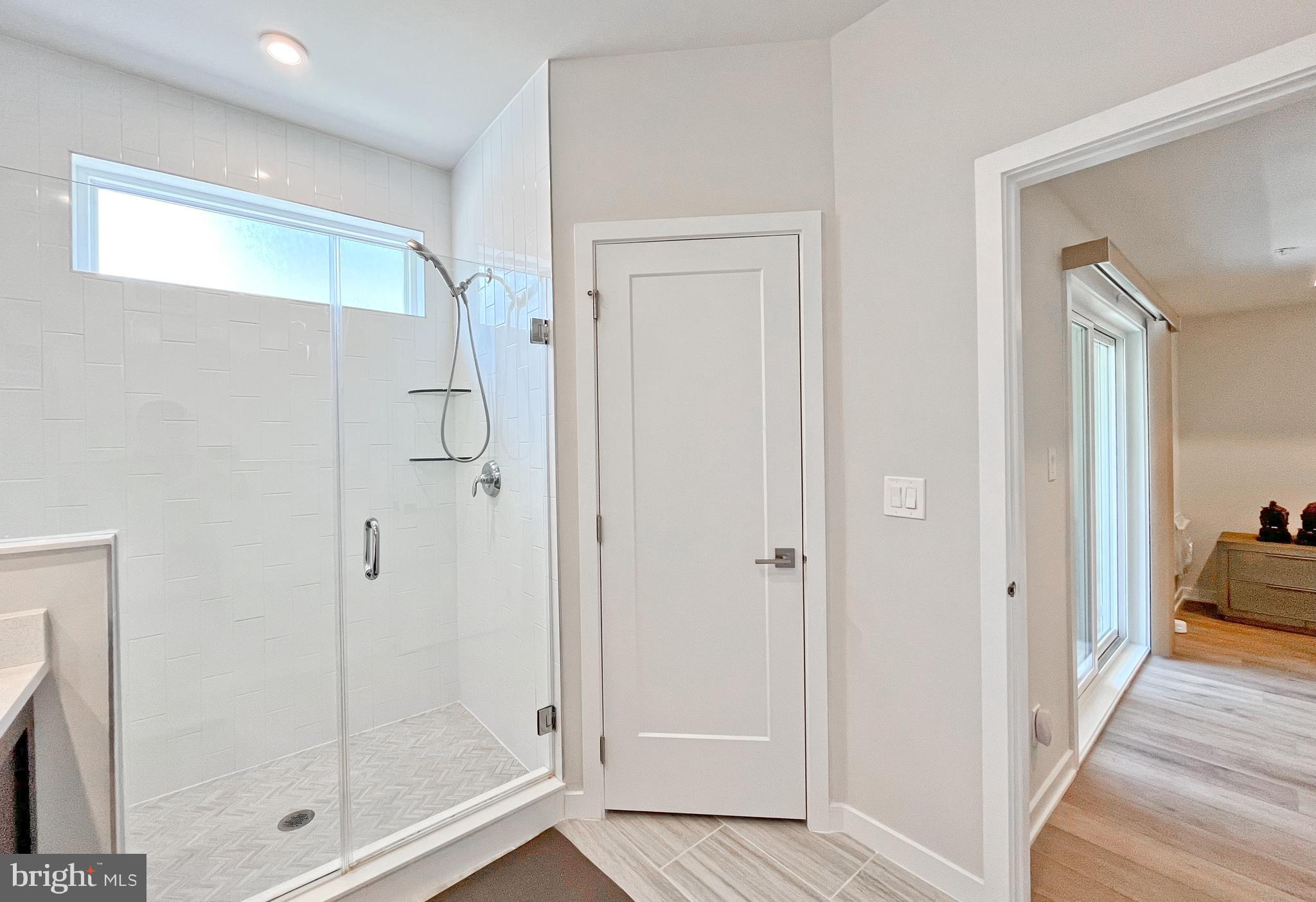 COMMONWEALTH PLACE AT WESTFIELDS - Residential Lease