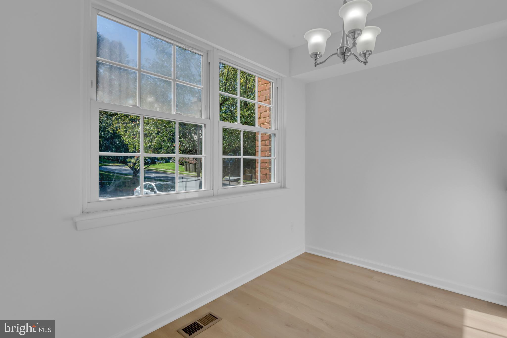 CARLTON SQUARE - Residential Lease