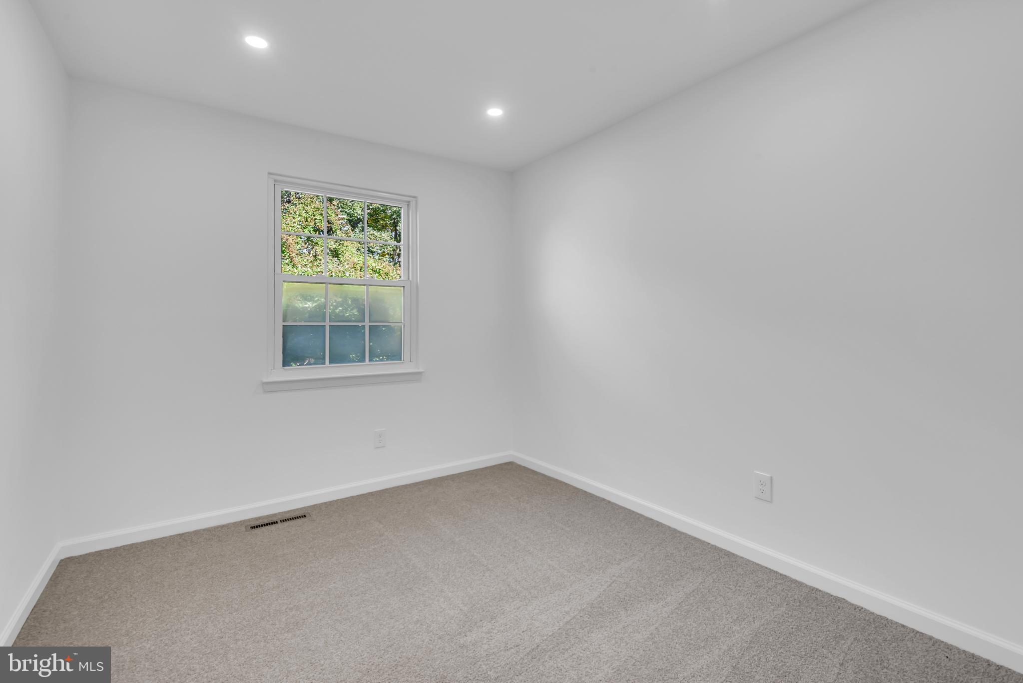 CARLTON SQUARE - Residential Lease