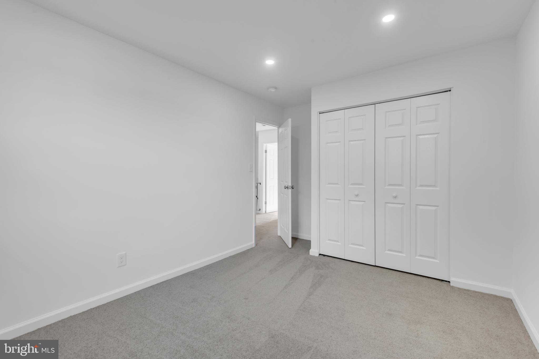 CARLTON SQUARE - Residential Lease