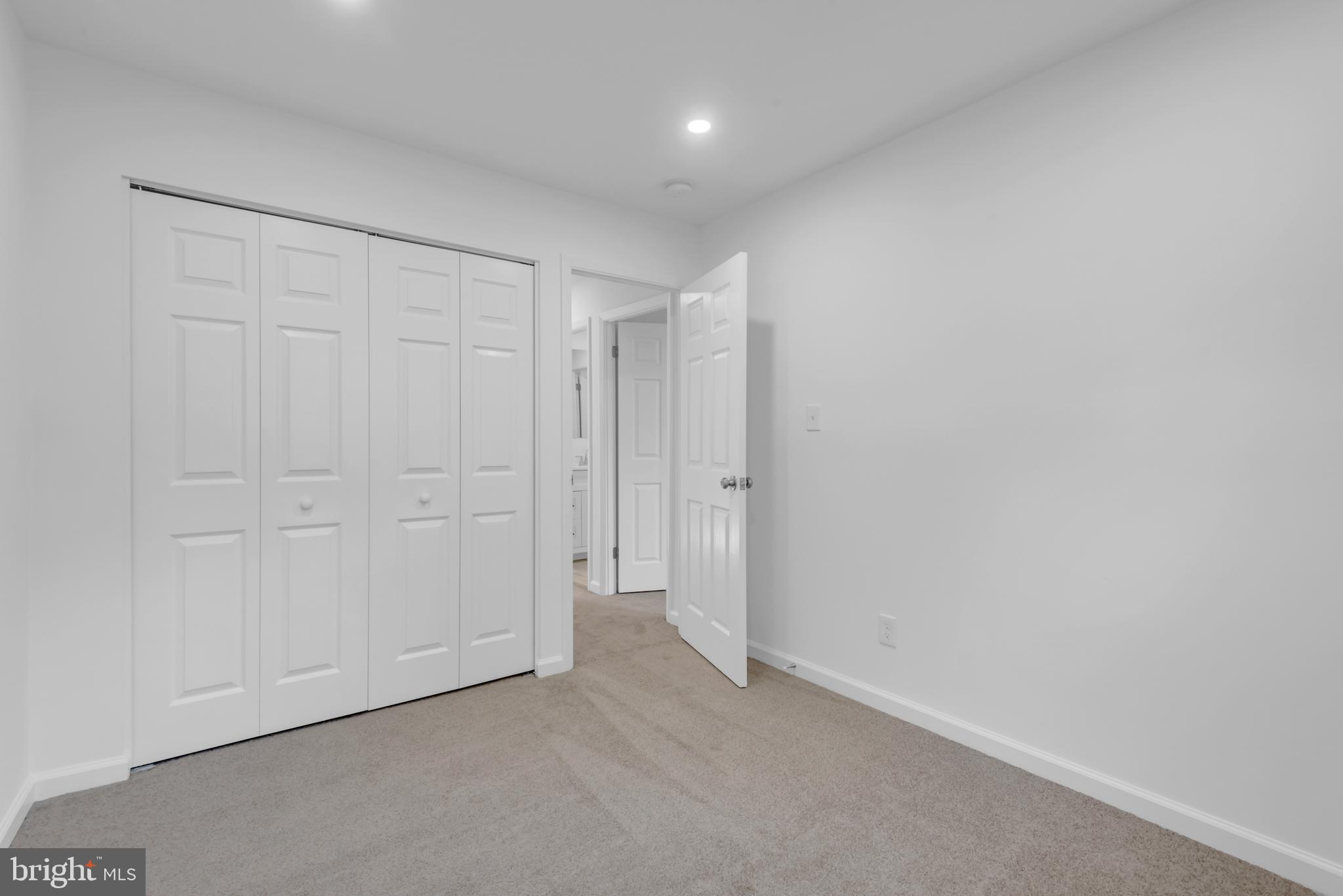 CARLTON SQUARE - Residential Lease