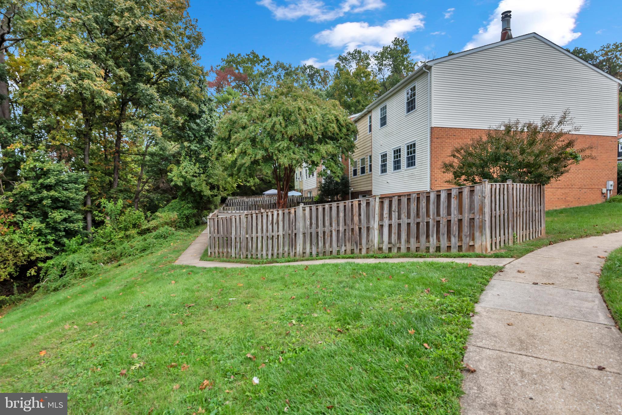 CARLTON SQUARE - Residential Lease