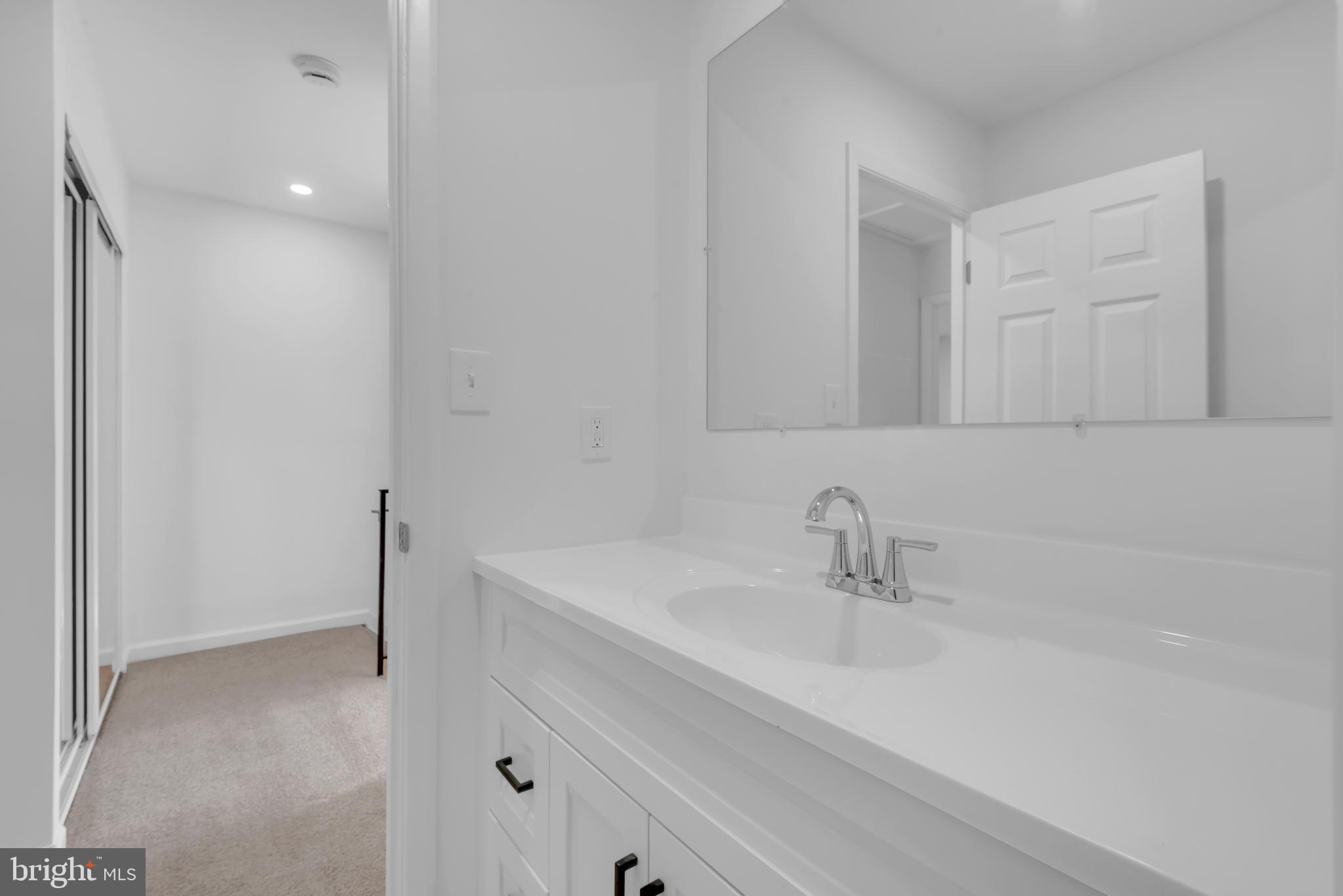 CARLTON SQUARE - Residential Lease