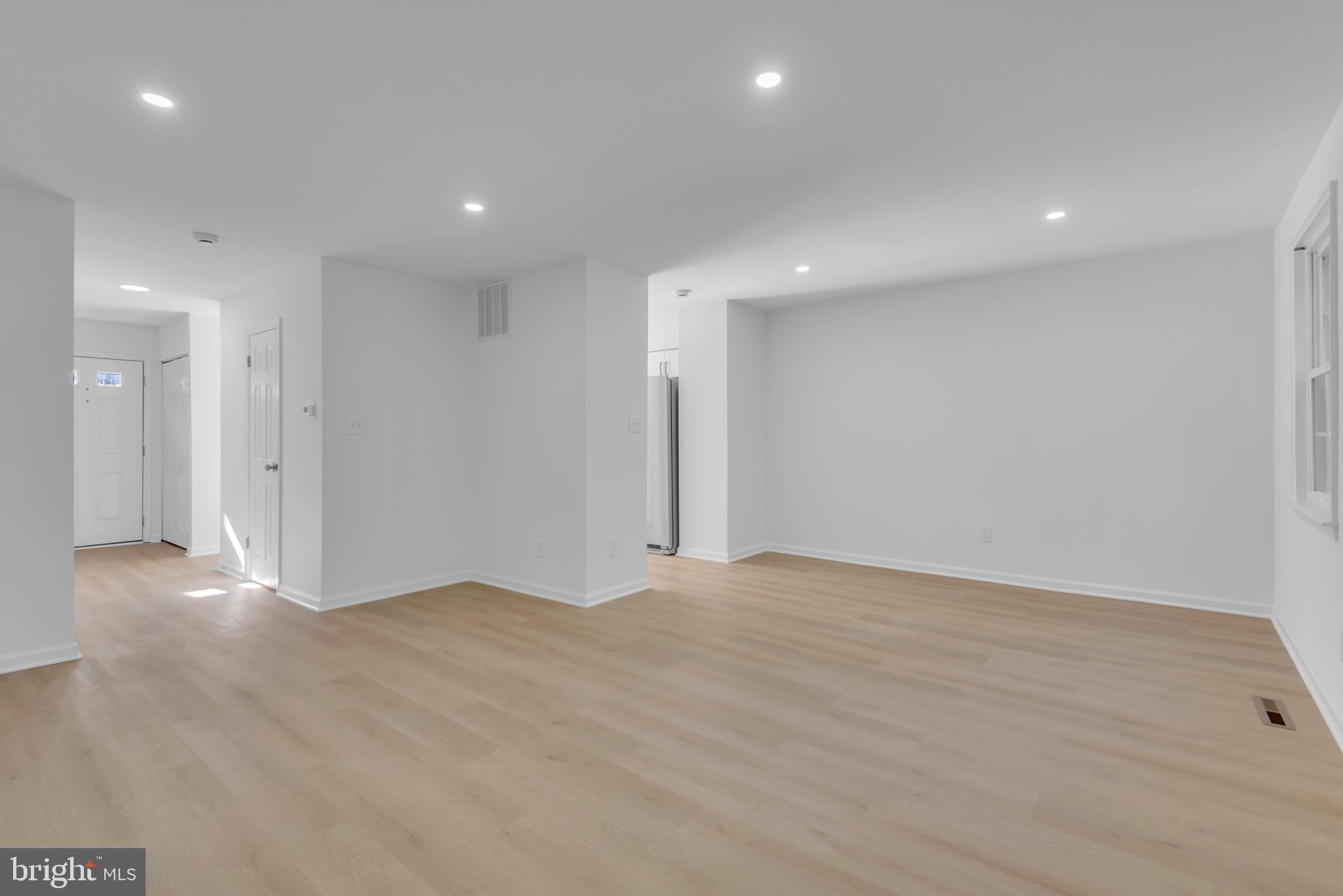 CARLTON SQUARE - Residential Lease