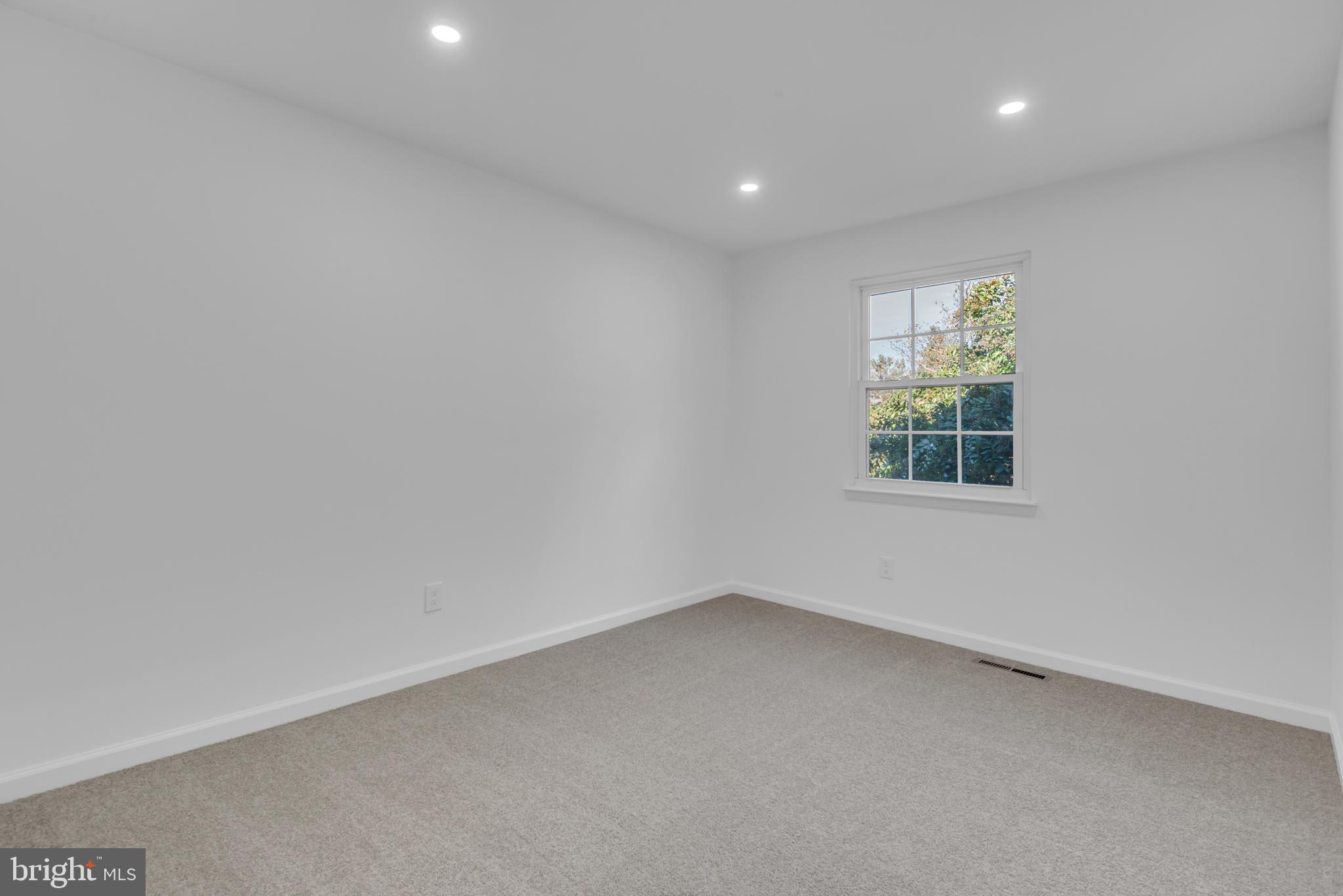 CARLTON SQUARE - Residential Lease