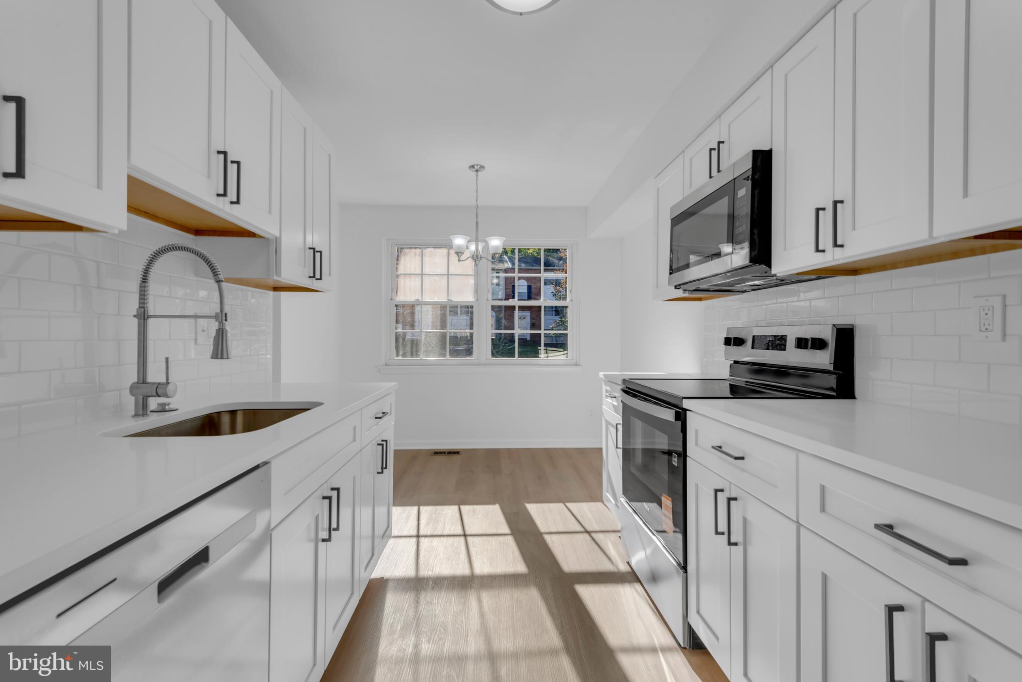 CARLTON SQUARE - Residential Lease