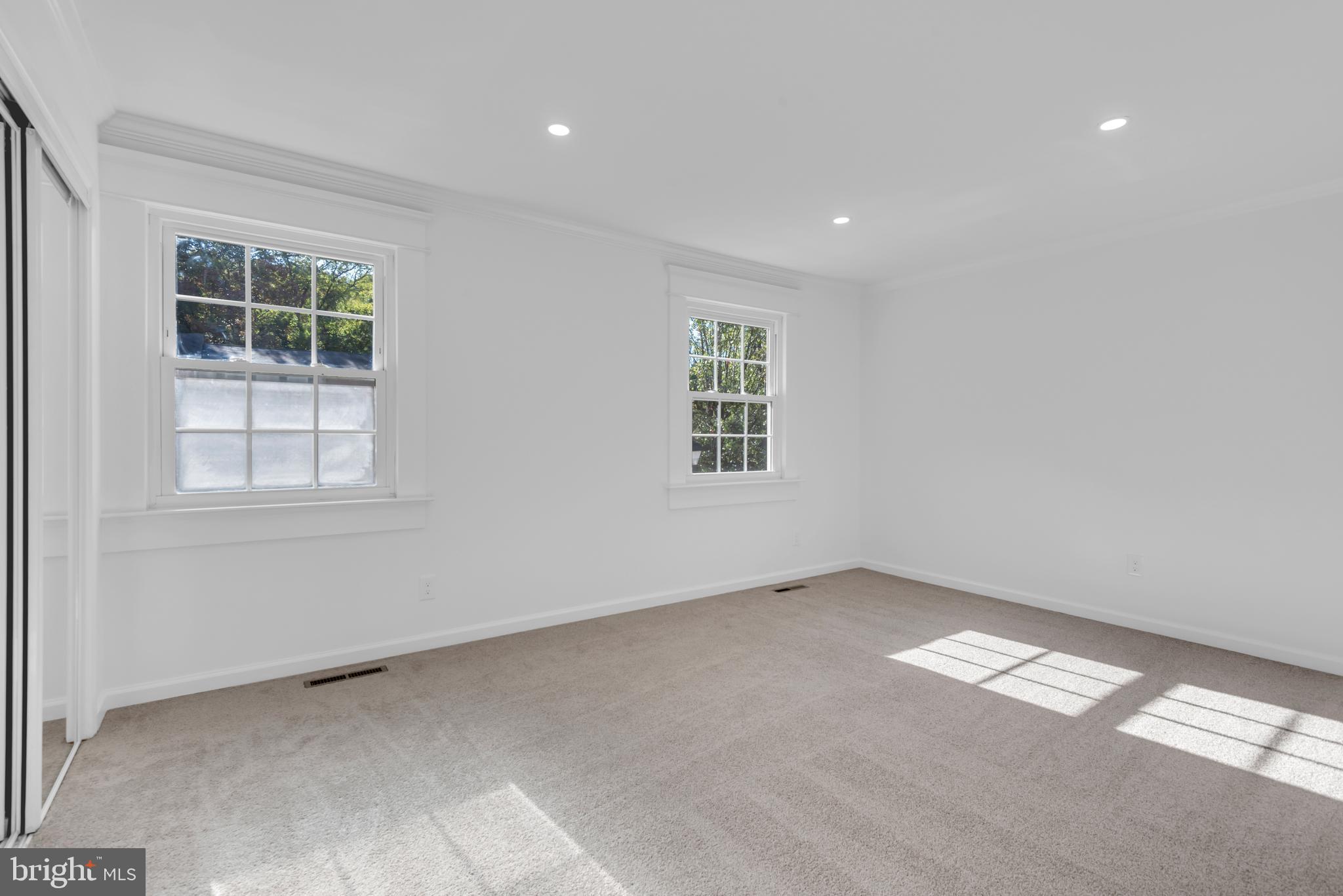 CARLTON SQUARE - Residential Lease