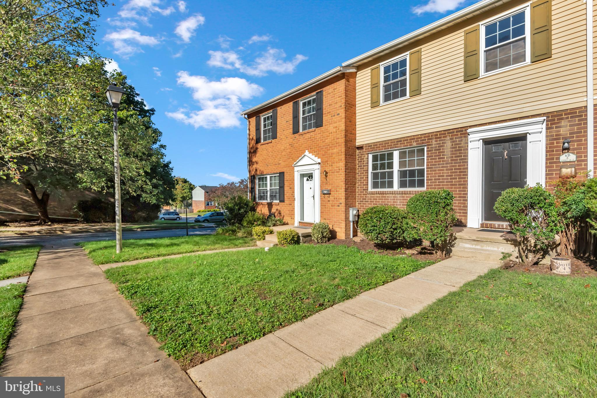 4 SUMMIT GREEN COURT