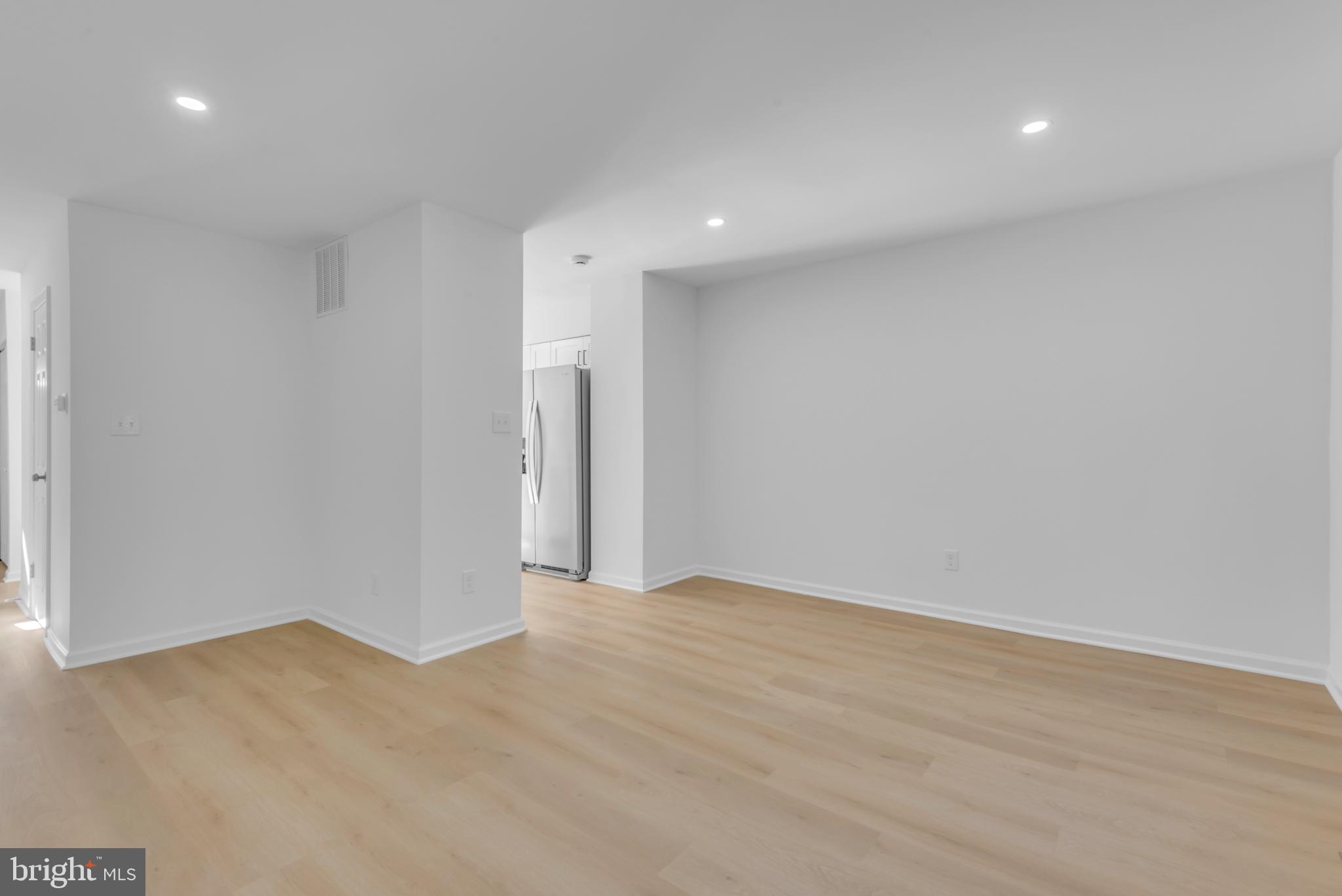 CARLTON SQUARE - Residential Lease