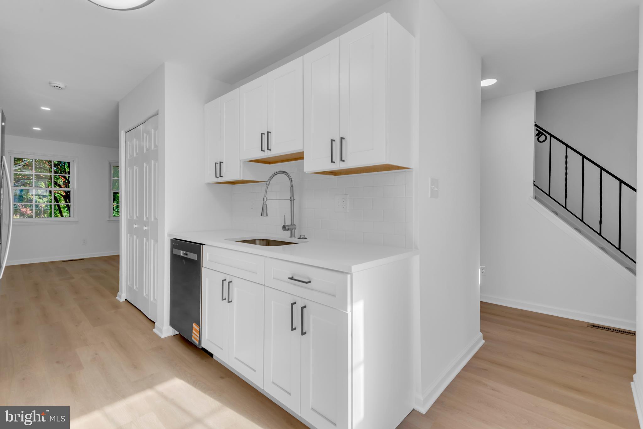 CARLTON SQUARE - Residential Lease