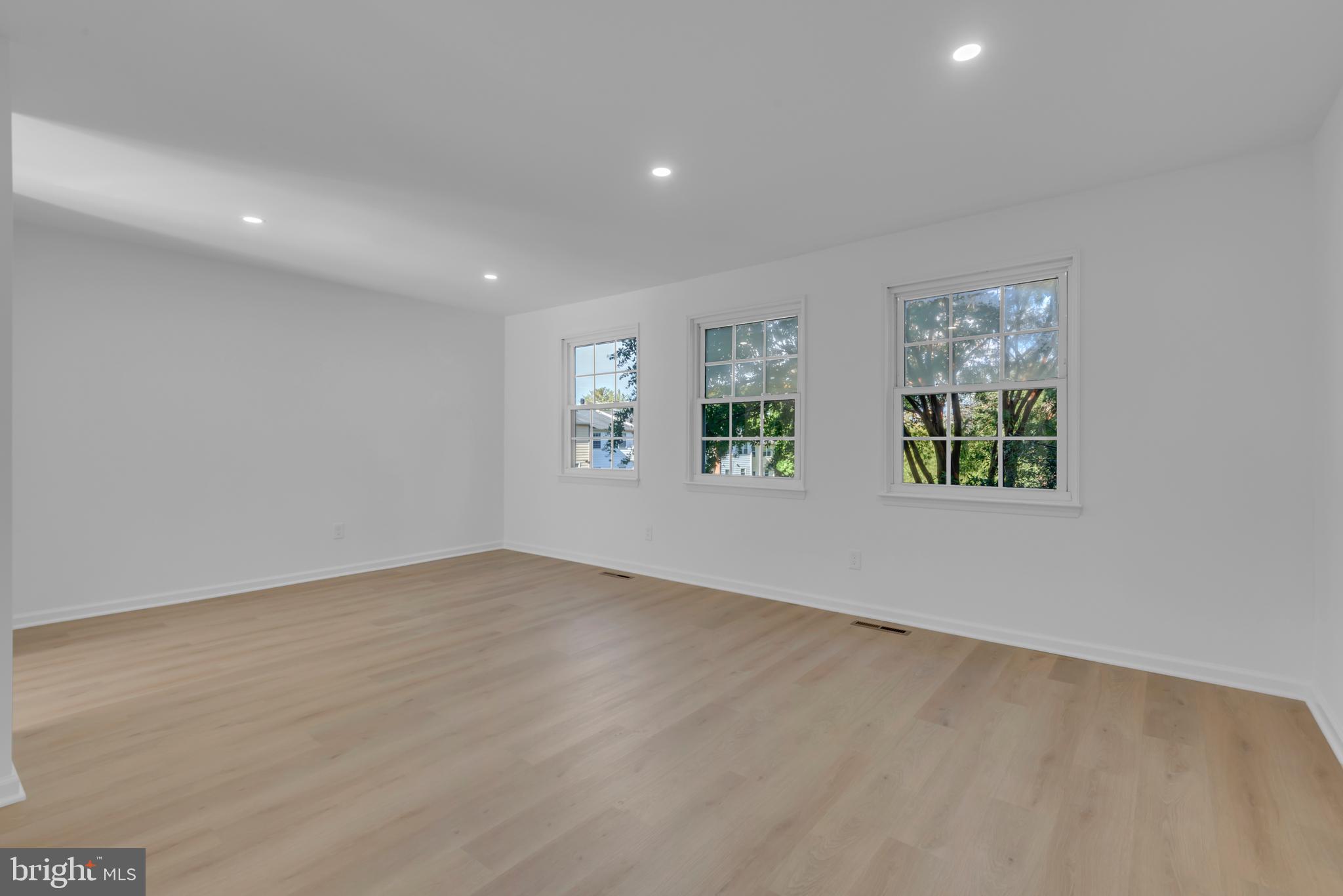 CARLTON SQUARE - Residential Lease