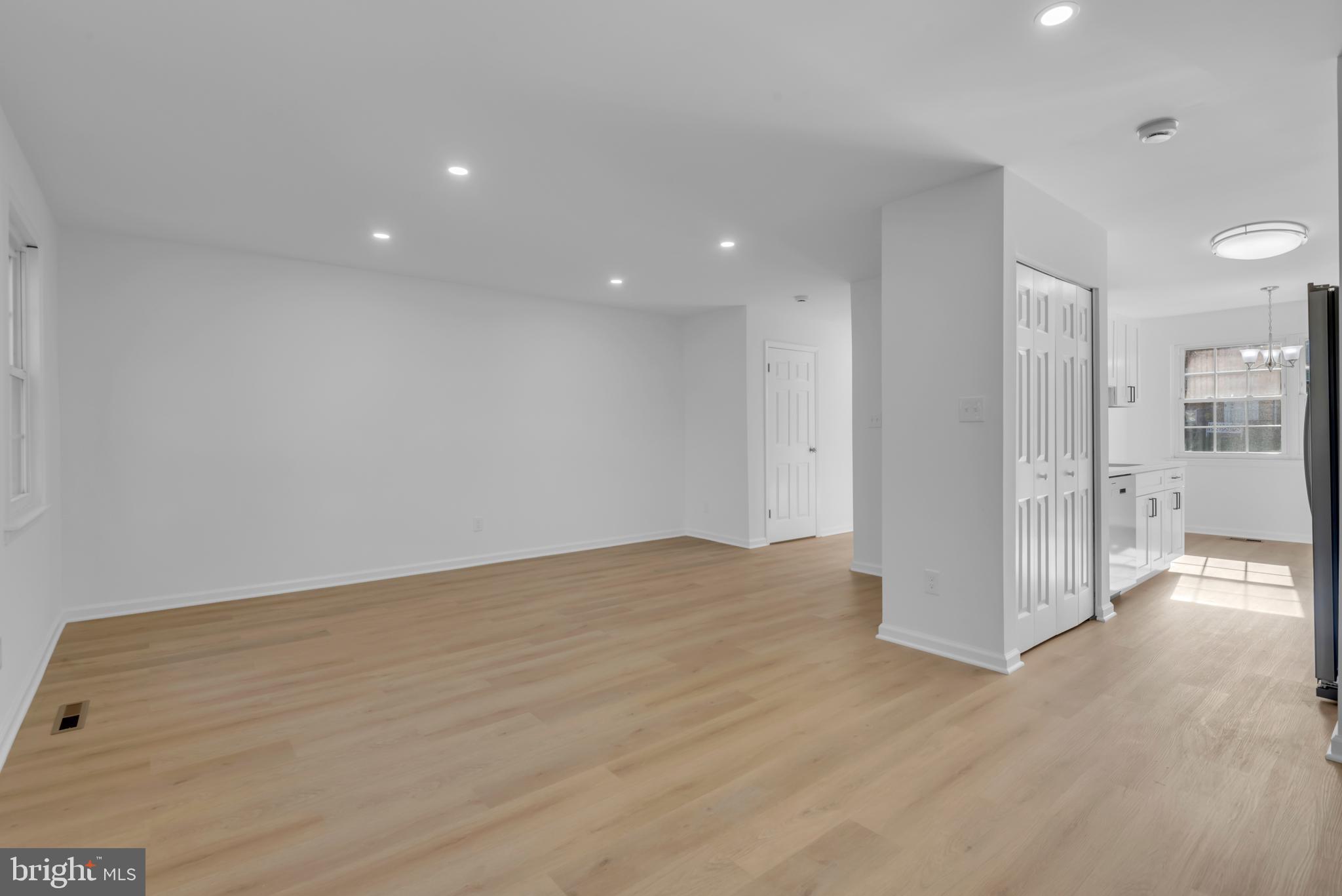 CARLTON SQUARE - Residential Lease