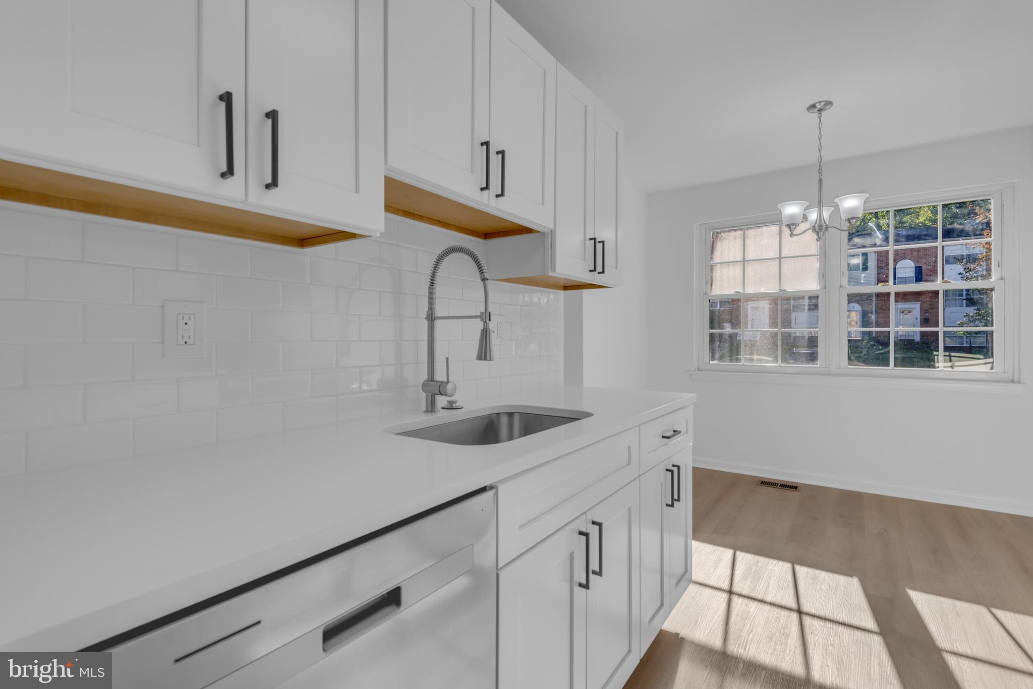 CARLTON SQUARE - Residential Lease