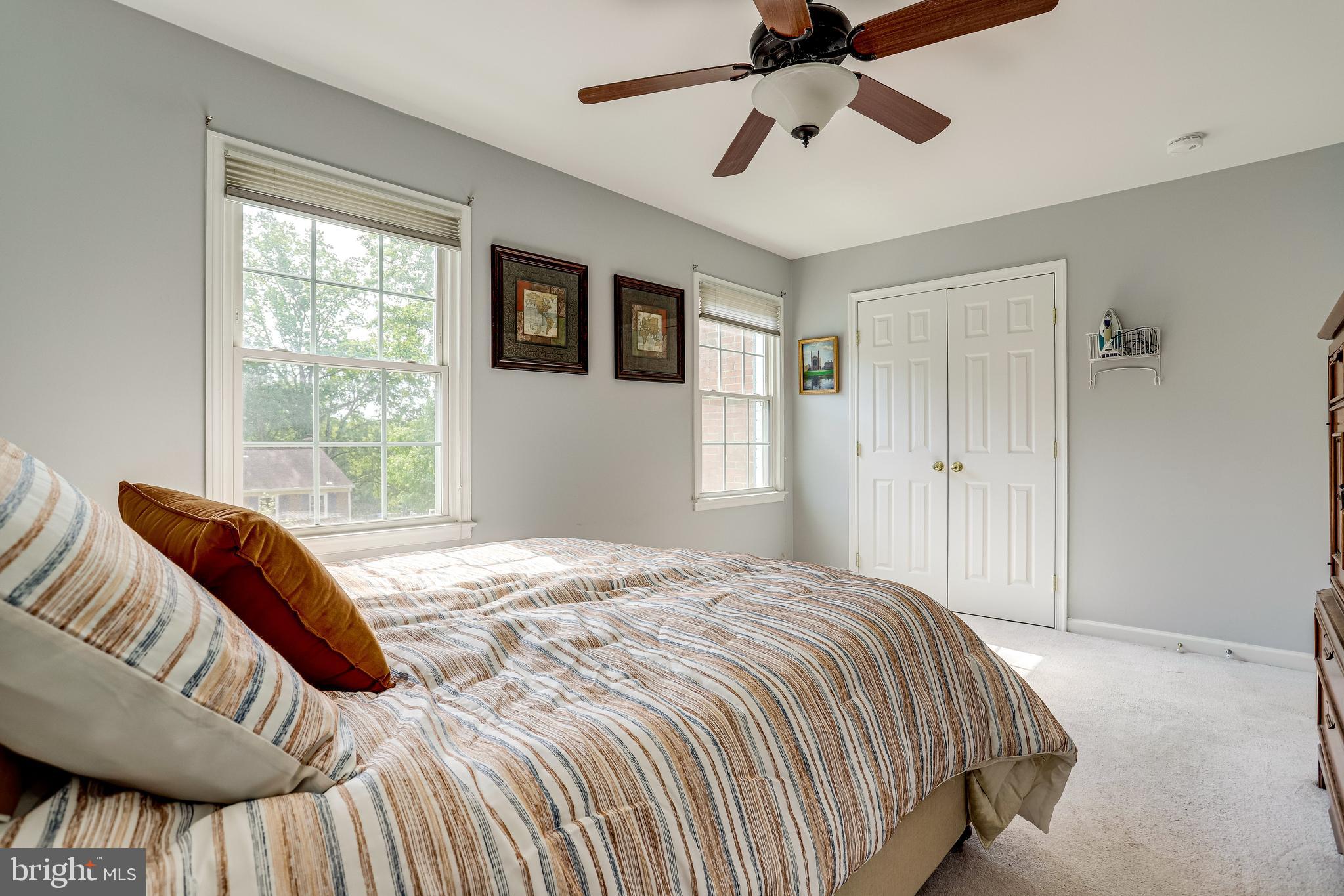 CARDINAL SQUARE - Residential