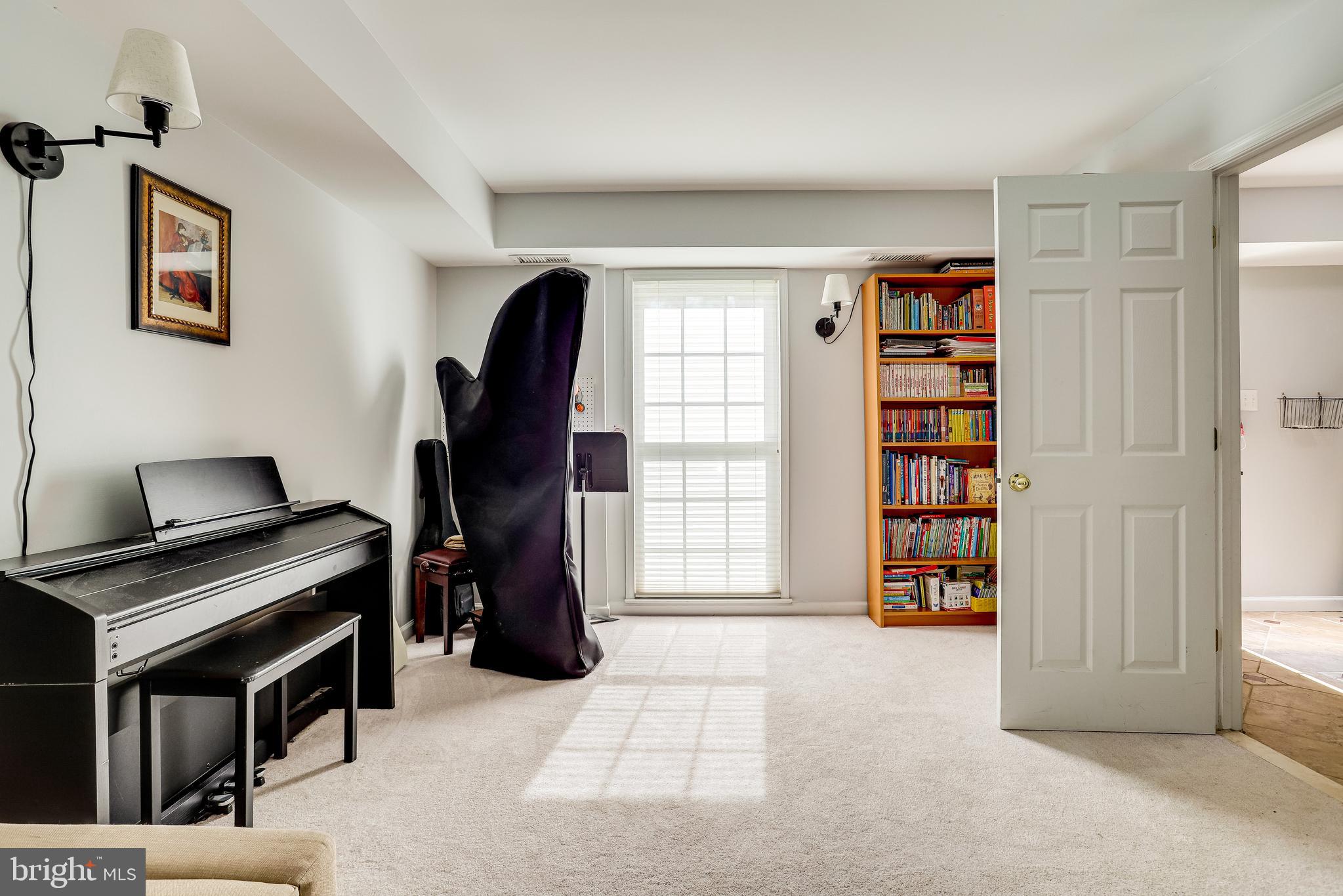 CARDINAL SQUARE - Residential