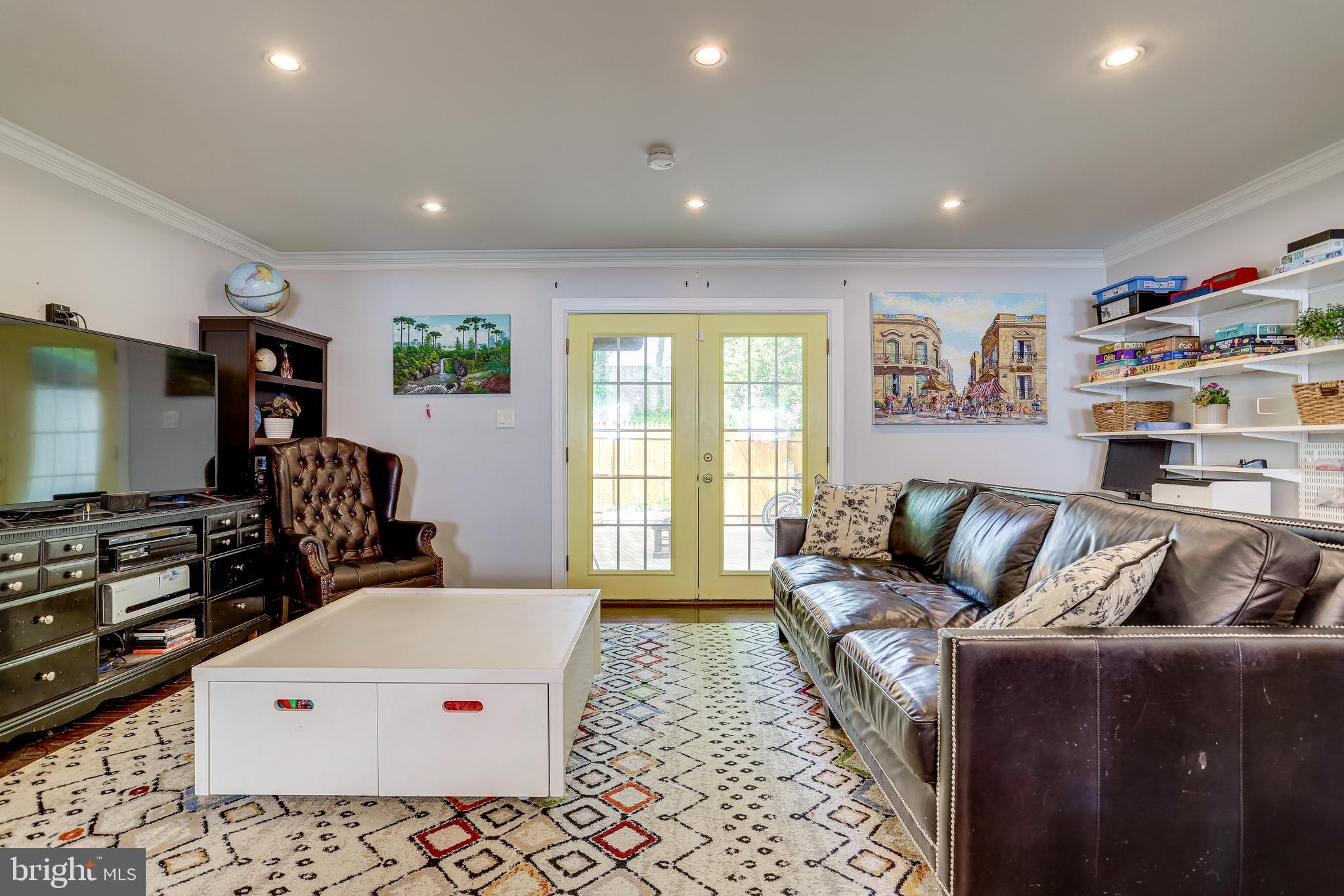 CARDINAL SQUARE - Residential