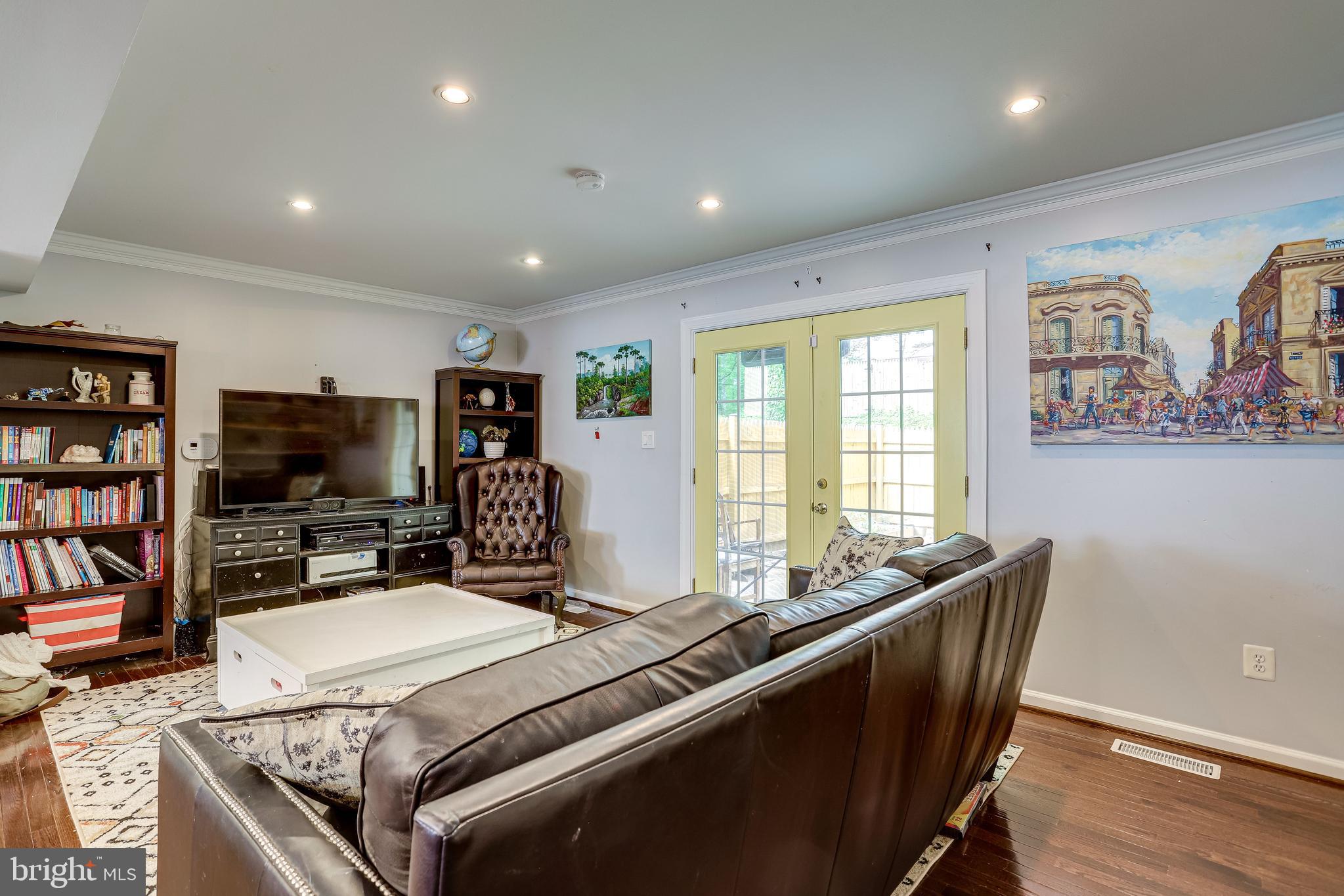 CARDINAL SQUARE - Residential