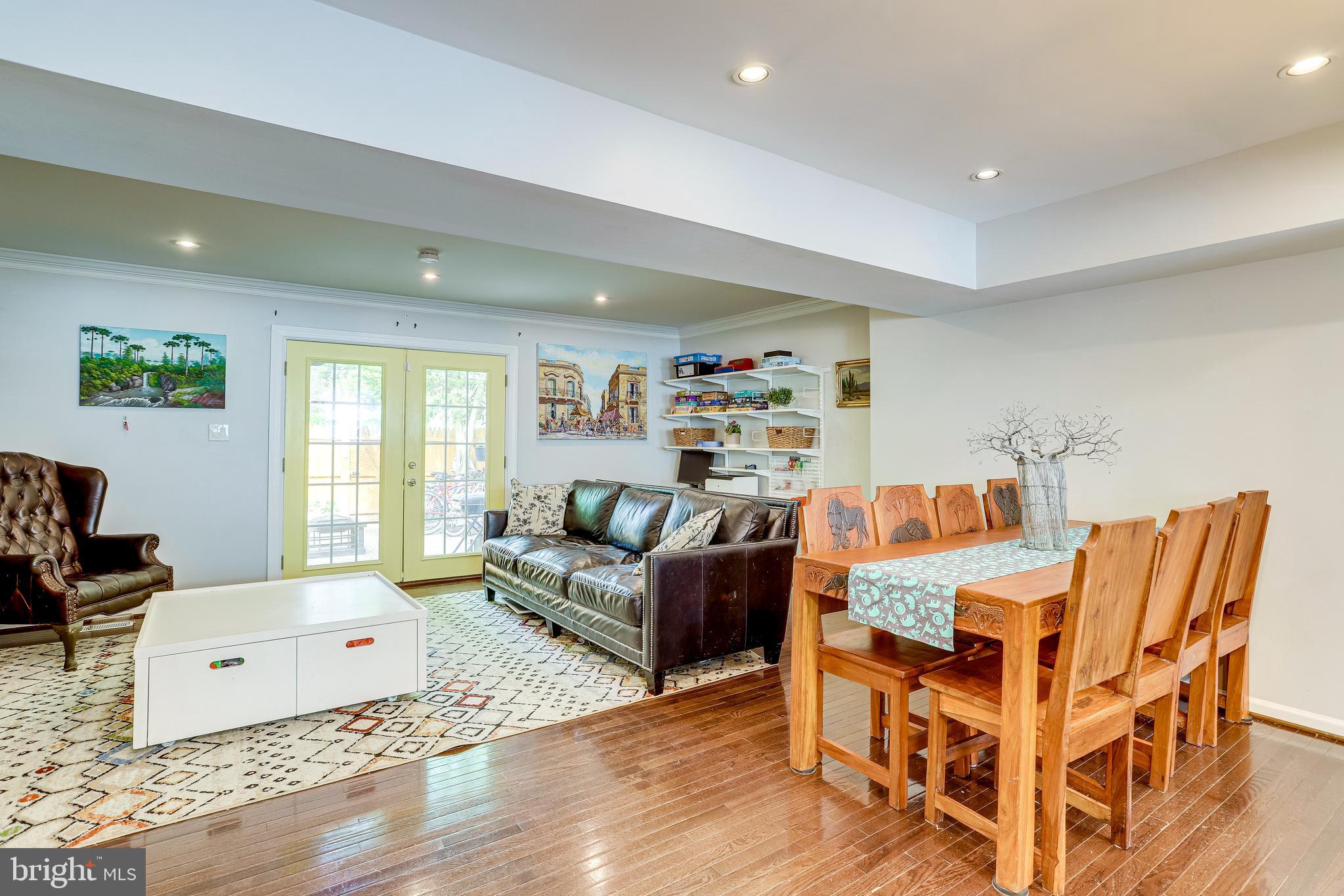 CARDINAL SQUARE - Residential