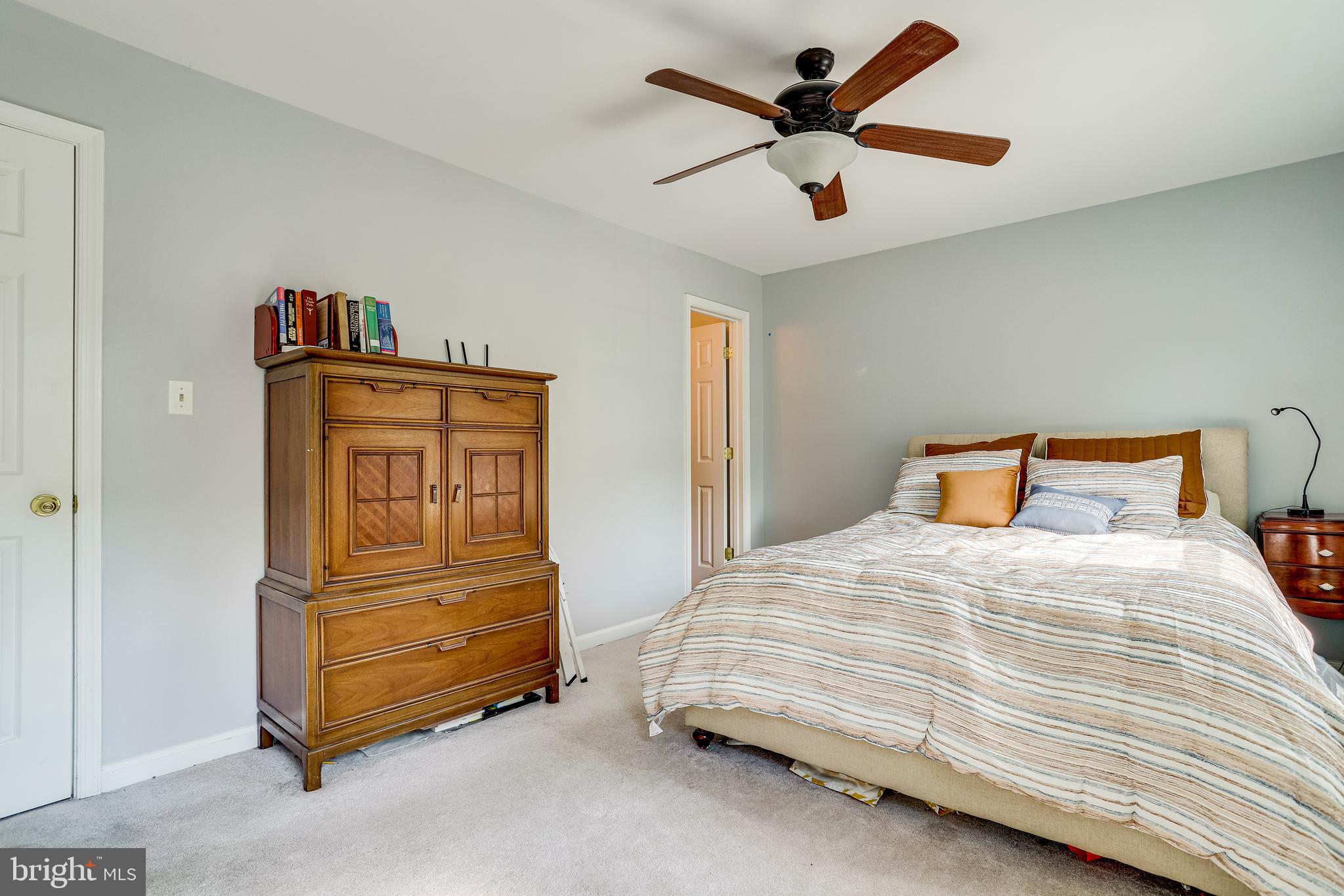 CARDINAL SQUARE - Residential