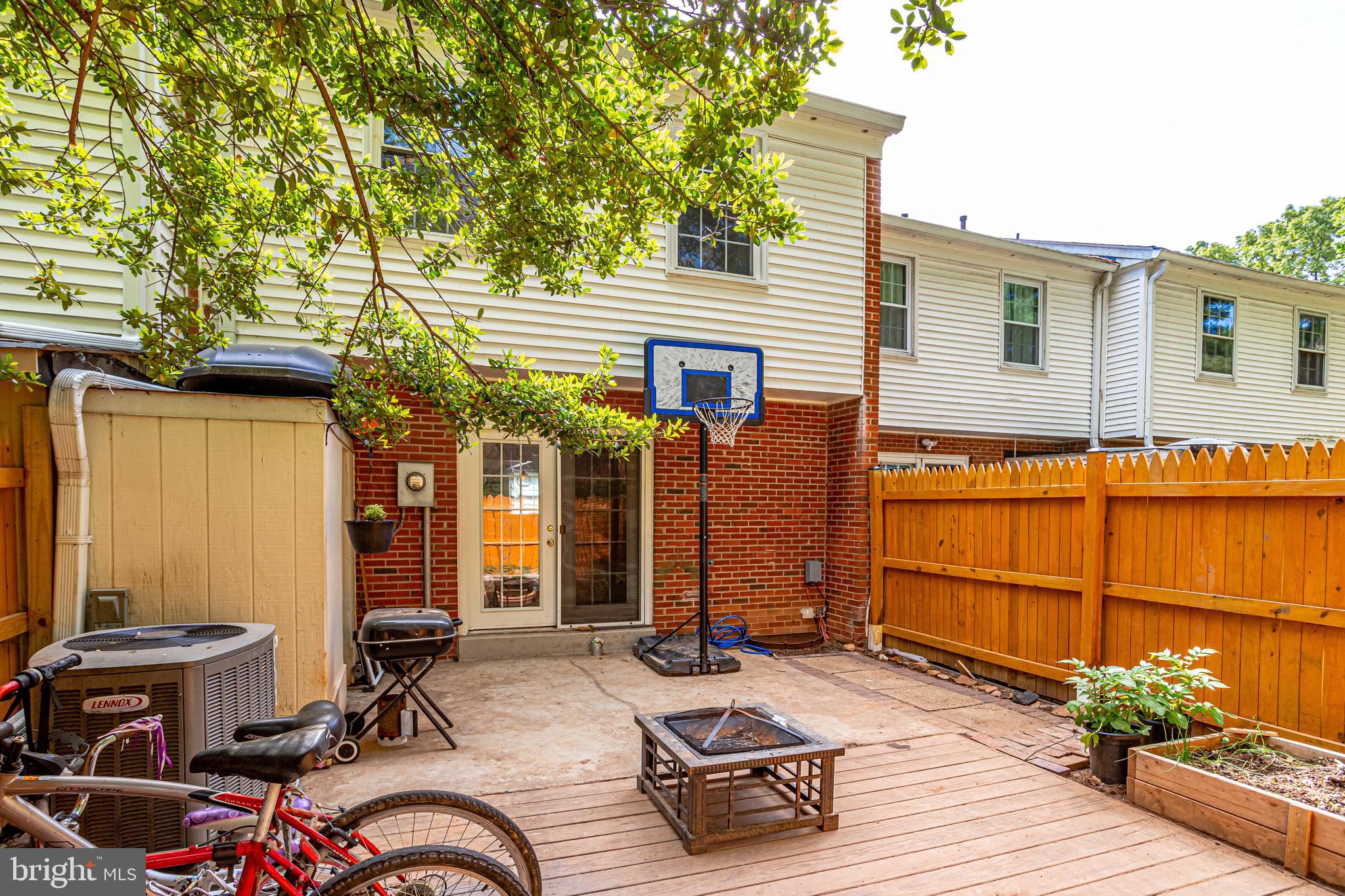 CARDINAL SQUARE - Residential