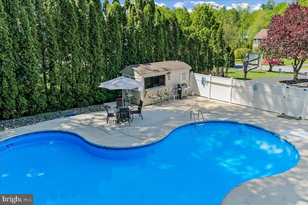 HIDDEN CREEK - Residential