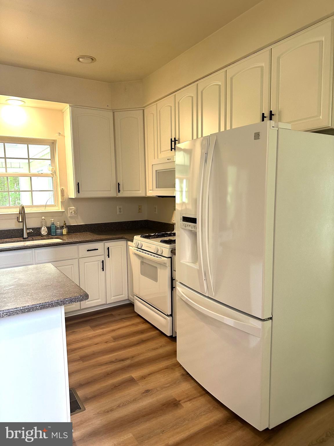 558 CROSS CREEK COURT