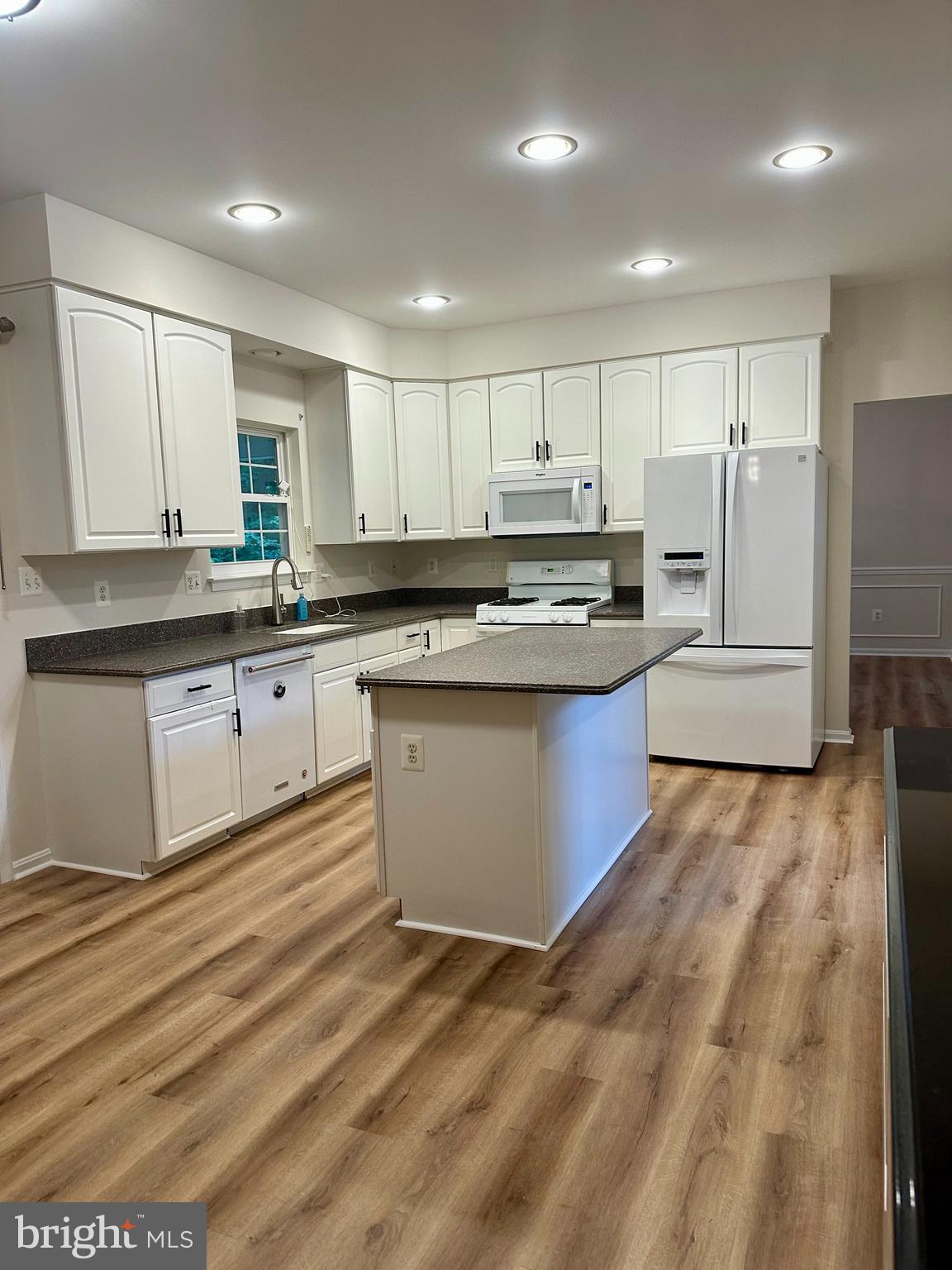 558 CROSS CREEK COURT